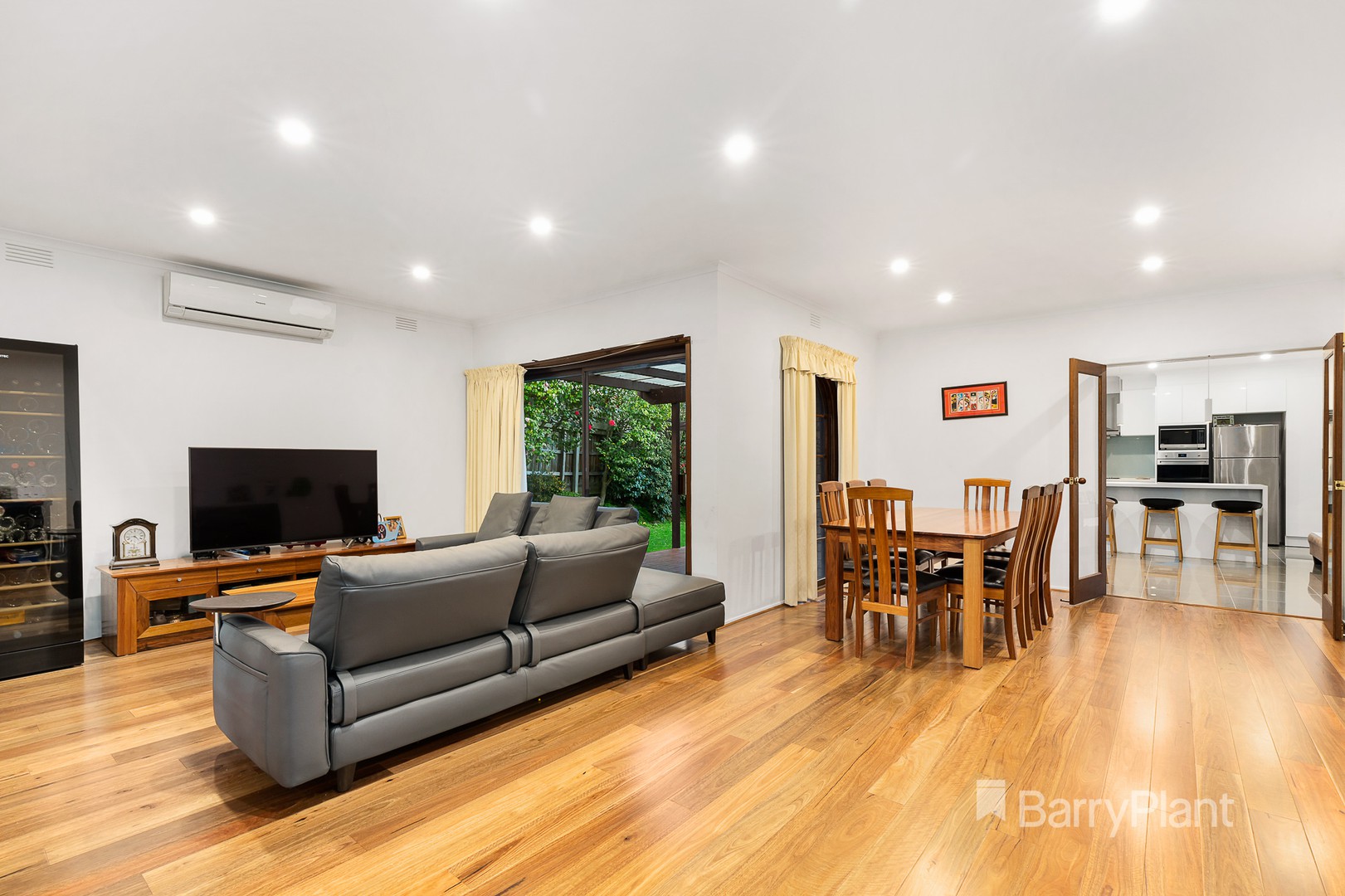 7 Santiago Street, Doncaster, VIC 3108, Doncaster - Thumbnail 3