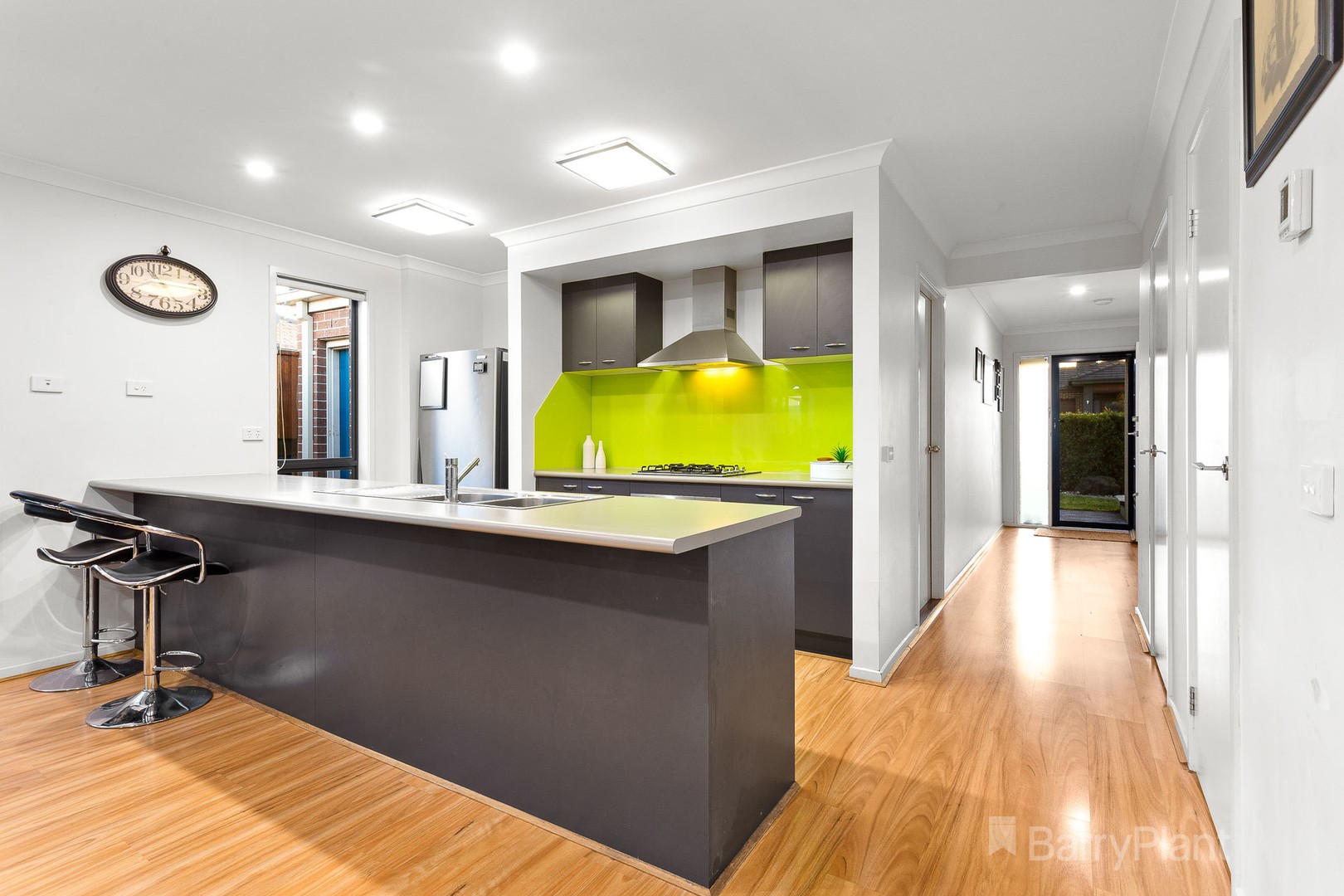 13 Cloverbank DriveCranbourne East, VIC 3977, Cranbourne East - Thumbnail 2