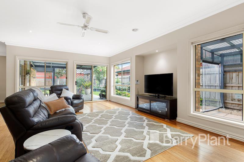 37 The Lakes BoulevardSouth Morang, VIC 3752, South Morang - Thumbnail 2