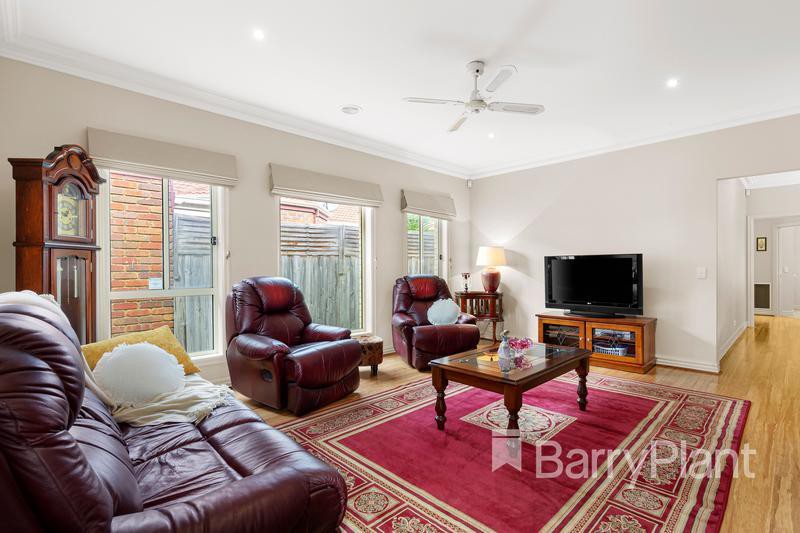37 The Lakes BoulevardSouth Morang, VIC 3752, South Morang - Thumbnail 4