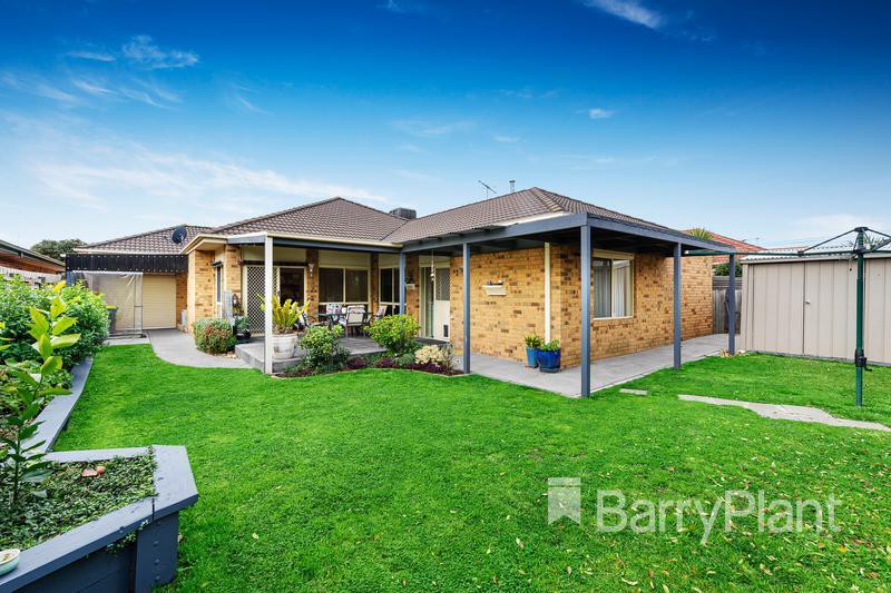 37 The Lakes BoulevardSouth Morang, VIC 3752, South Morang - Thumbnail 8