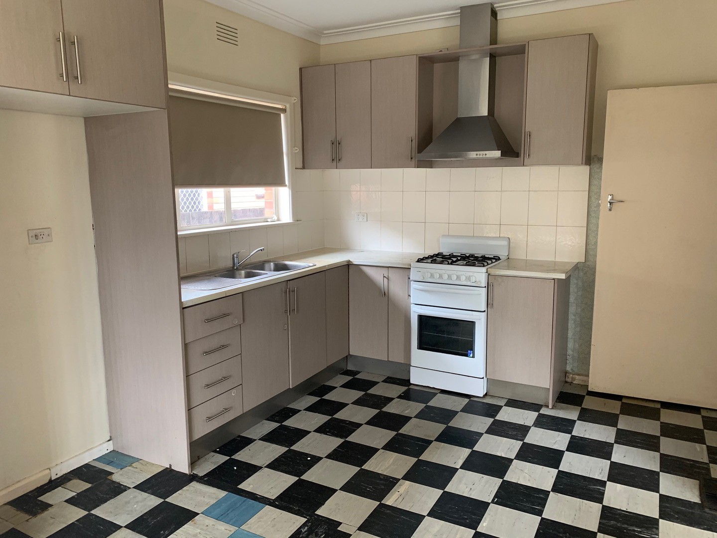 63 Devonshire Road, Sunshine, VIC 3020 - Thumbnail 2 - 17/07/2020