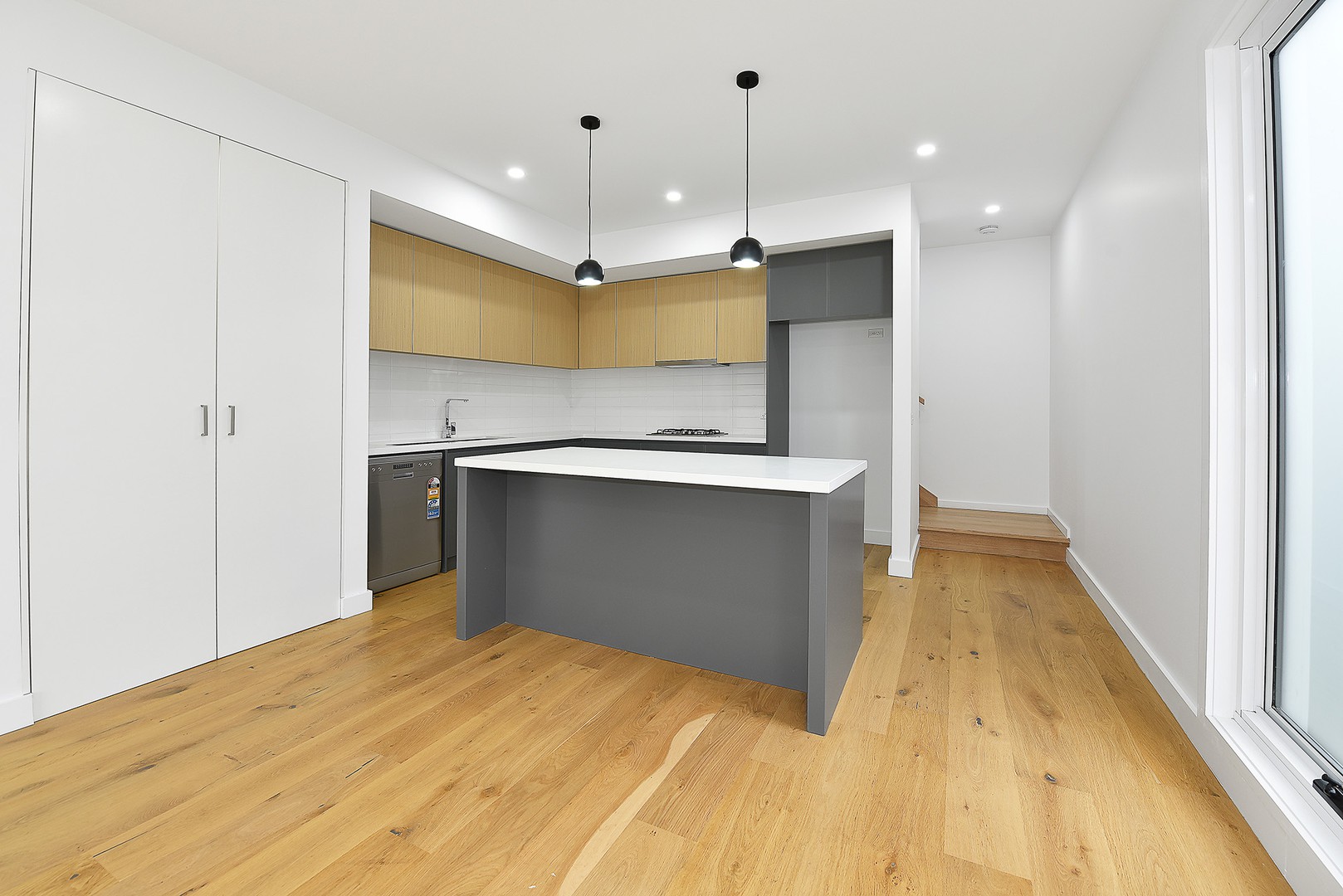 2/13 Hotham Road, Niddrie, VIC 3042 - Thumbnail 1 - 20/07/2020