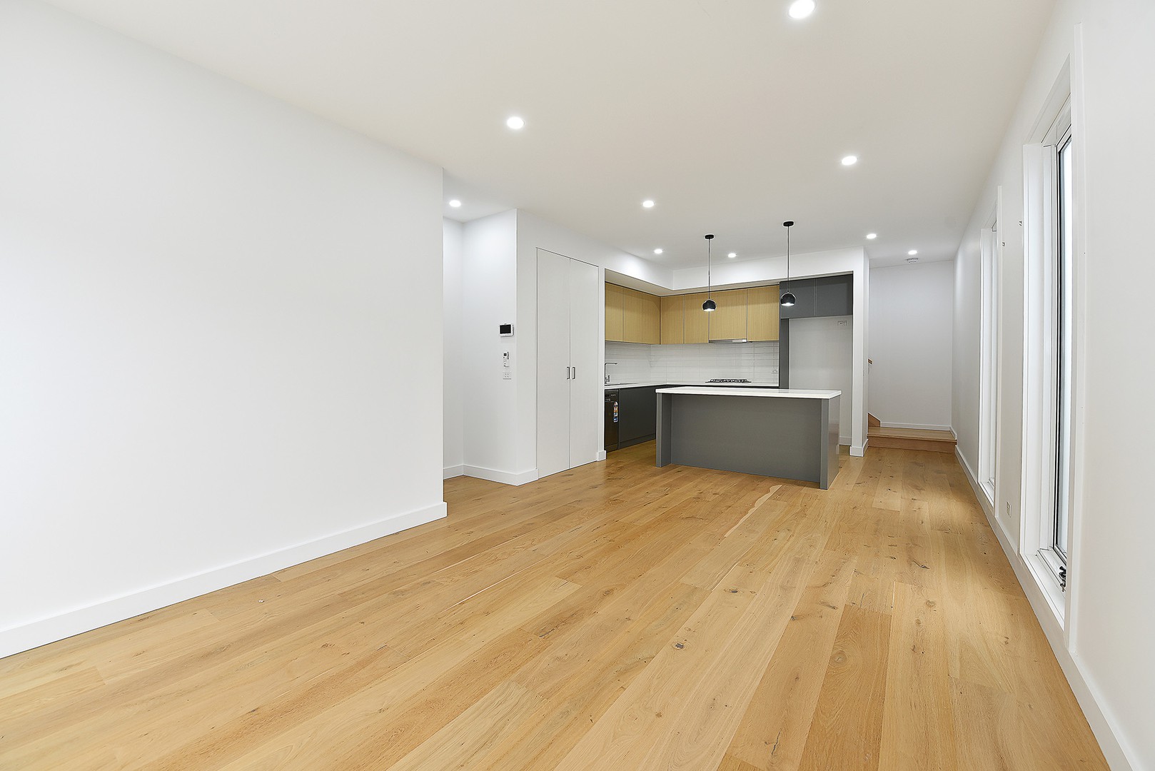 2/13 Hotham Road, Niddrie, VIC 3042 - Thumbnail 2 - 20/07/2020
