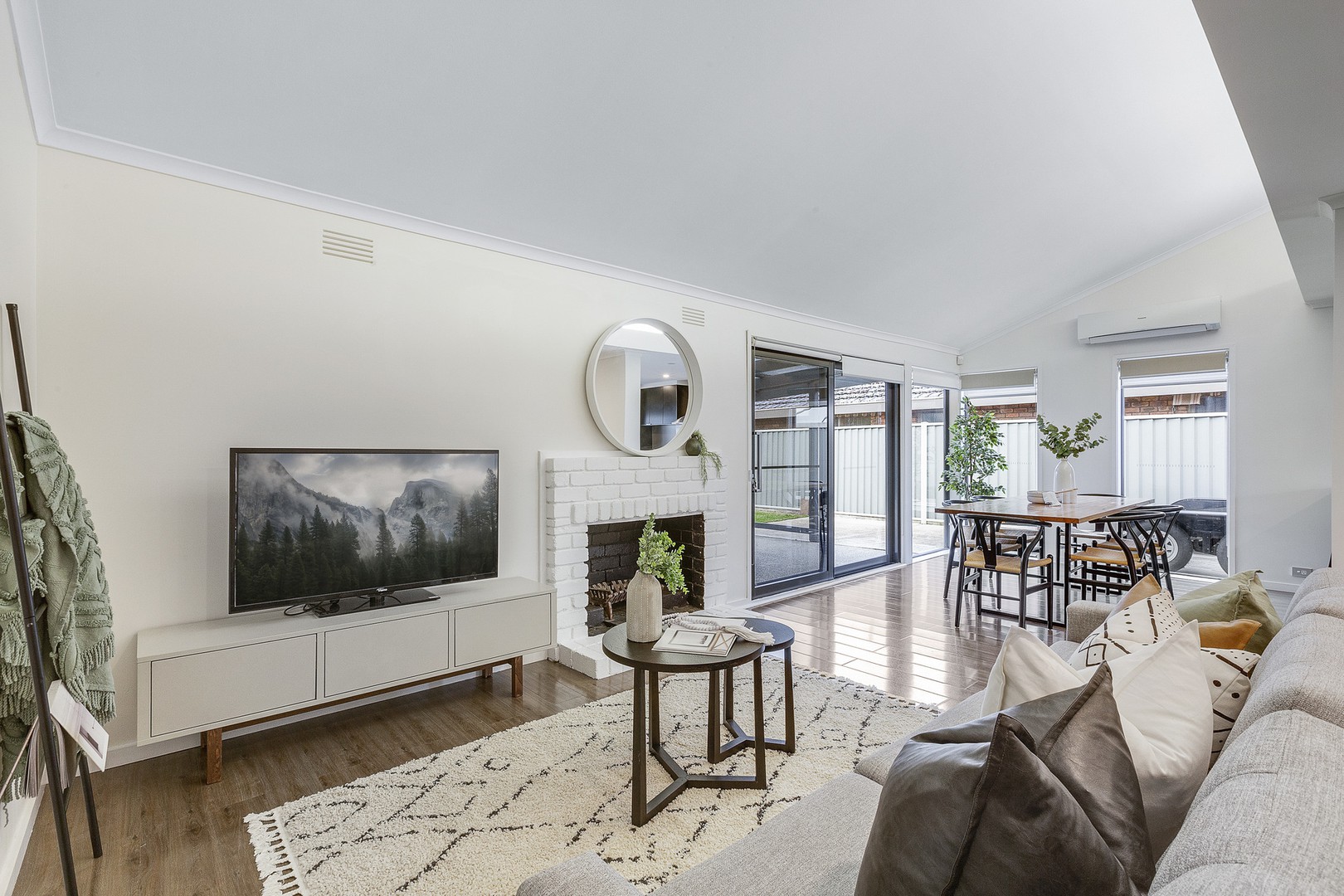 8 Mantaura AvenueTaylors Lakes, VIC 3038, Taylors Lakes - Thumbnail 3