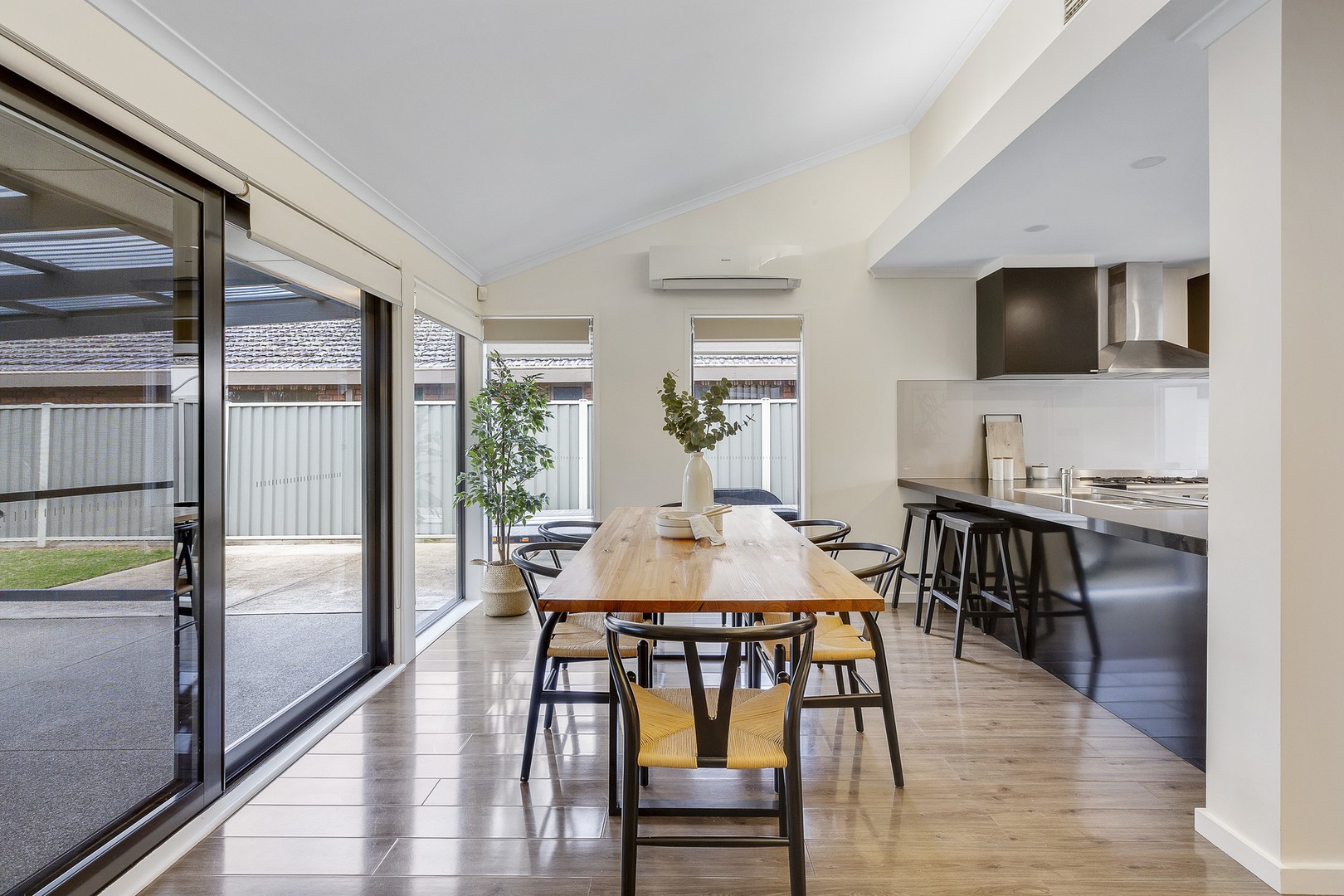 8 Mantaura AvenueTaylors Lakes, VIC 3038, Taylors Lakes - Thumbnail 4