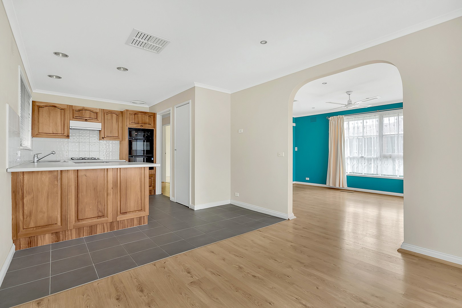 29 Langdon CrescentCraigieburn, VIC 3064, Craigieburn - Thumbnail 4