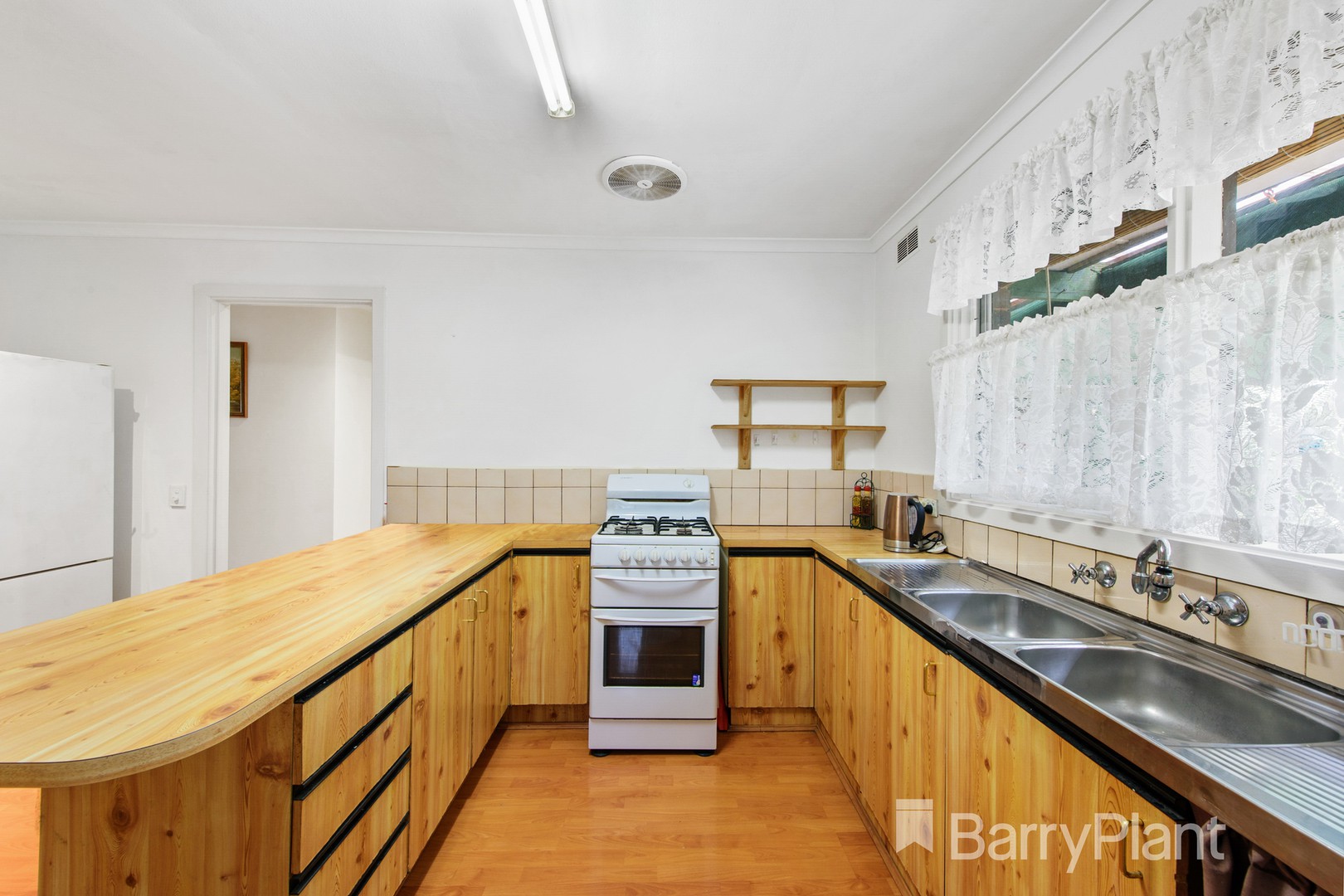 65 Bridgeford CrescentMelton South, VIC 3338, Melton South - Thumbnail 4
