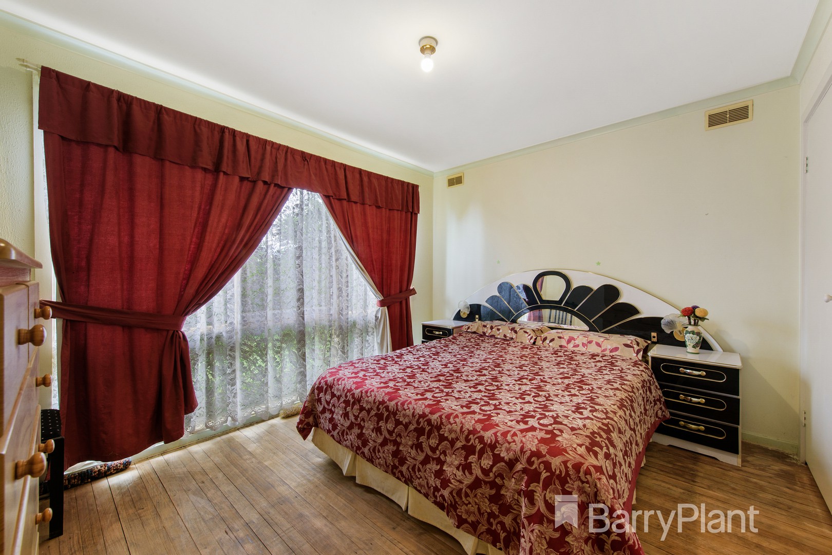 65 Bridgeford CrescentMelton South, VIC 3338, Melton South - Thumbnail 8