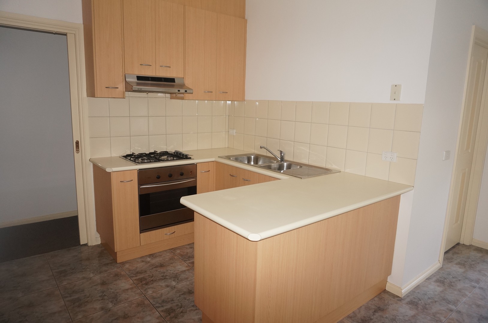 4/2-4 Pasley Street, Sunbury, VIC 3429 - Thumbnail 2 - 03/08/2020