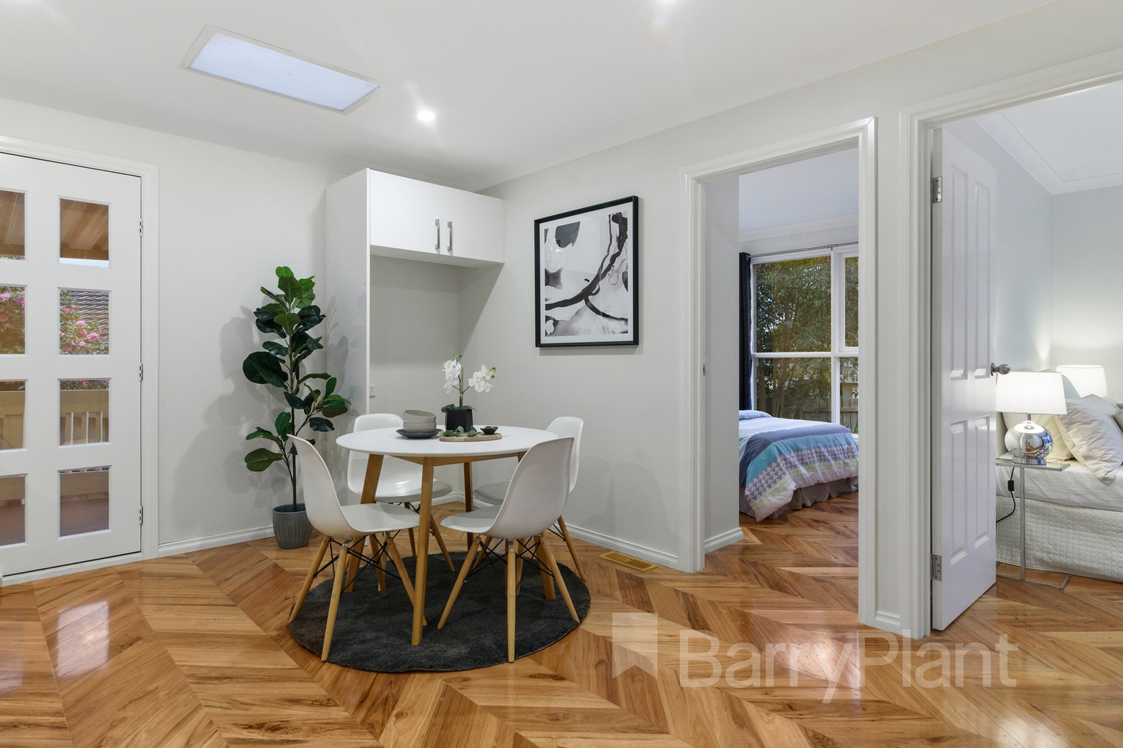 5 Monaro Close, Wantirna South, VIC 3152 - Thumbnail 2 - 05/08/2020