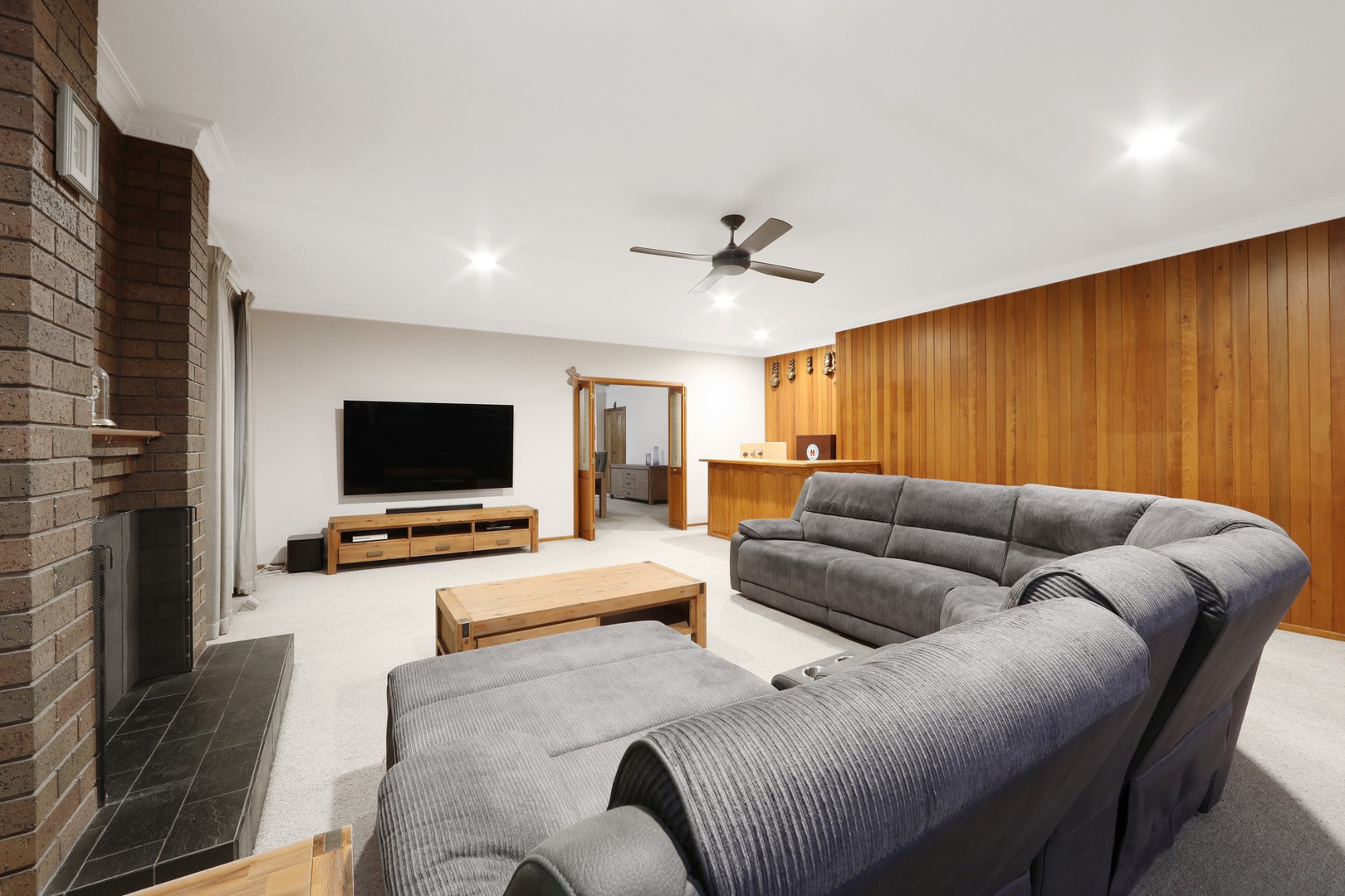 17 George Knox DriveRowville, VIC 3178, Rowville - Thumbnail 2