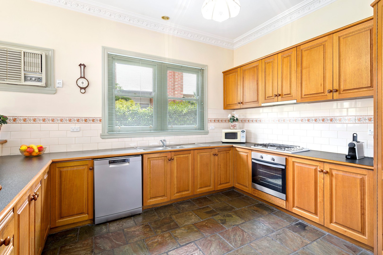 24 Royal AvenueEssendon North, VIC 3041, Essendon North - Thumbnail 5