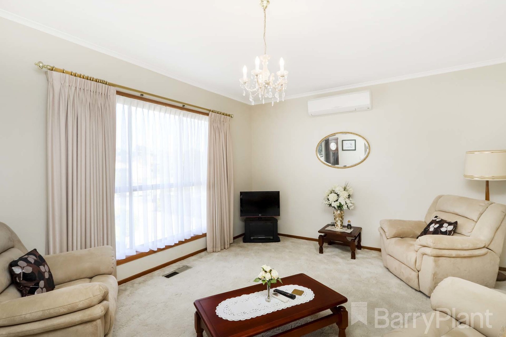 32 Hillcrest DriveWestmeadows, VIC 3049, Westmeadows - Thumbnail 3