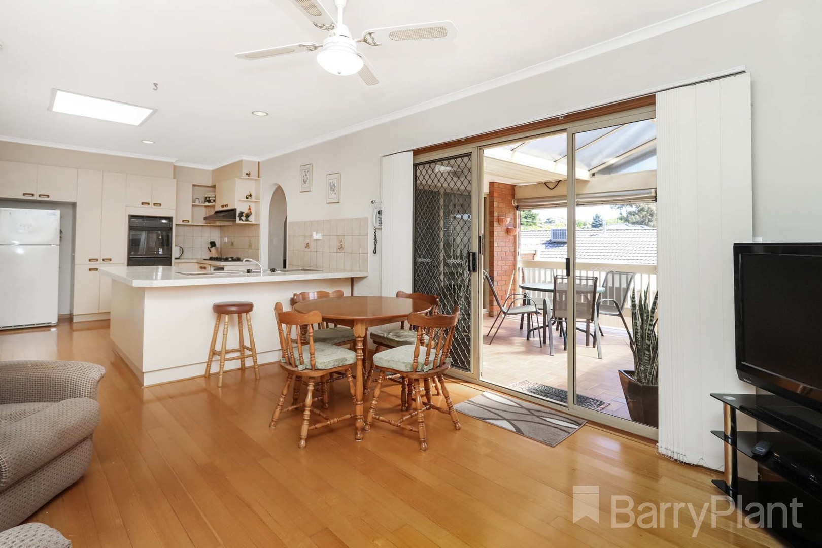 32 Hillcrest DriveWestmeadows, VIC 3049, Westmeadows - Thumbnail 7