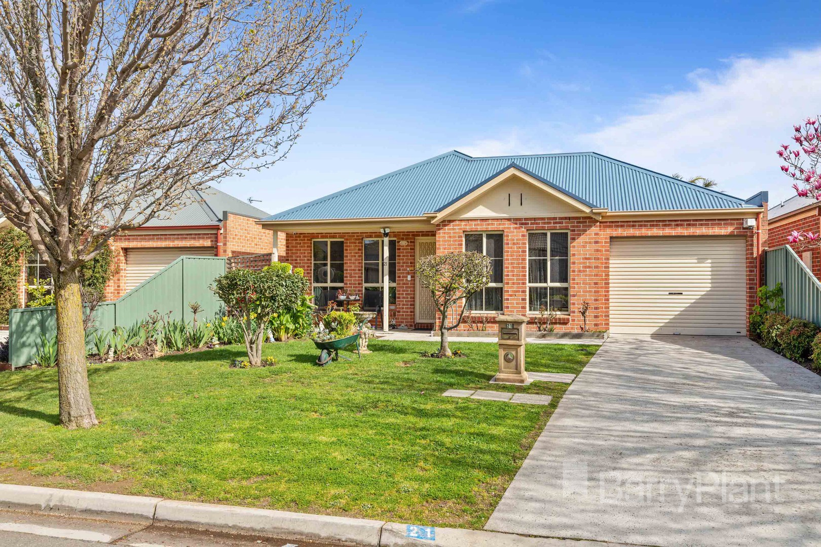 21 Parbury Avenue, Lake Gardens, VIC 3355 - Thumbnail 2 - 02/09/2020