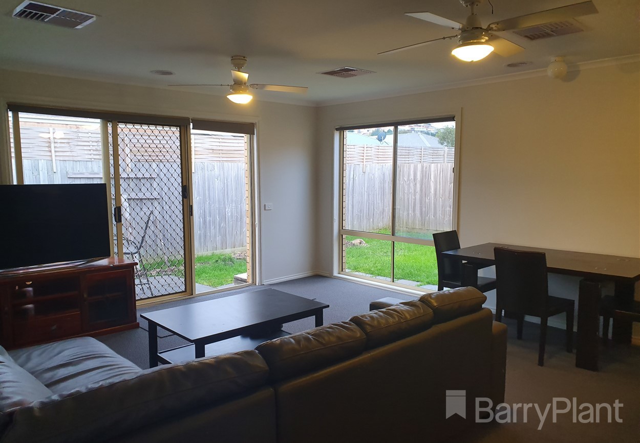 9/21 Parman Avenue, Pakenham, VIC 3810 - Thumbnail 2 - 11/09/2020