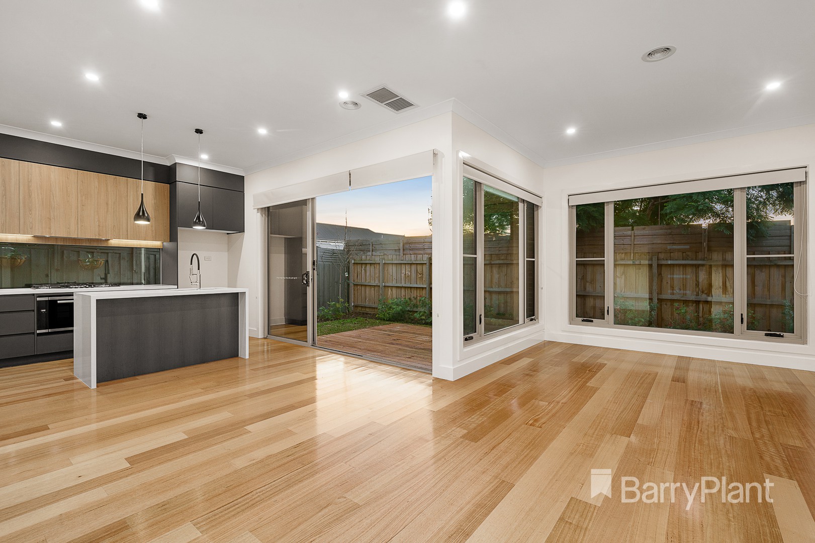 2/447 Springfield Road, Mitcham, VIC 3132, Mitcham - Thumbnail 2