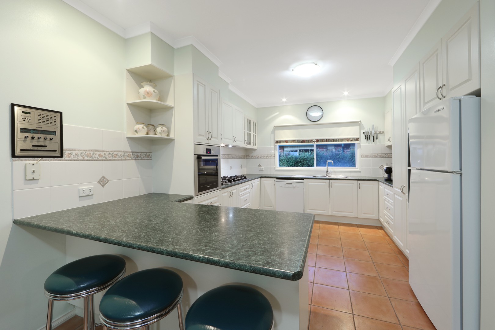 1 Doolan CourtRowville, VIC 3178, Rowville - Thumbnail 2