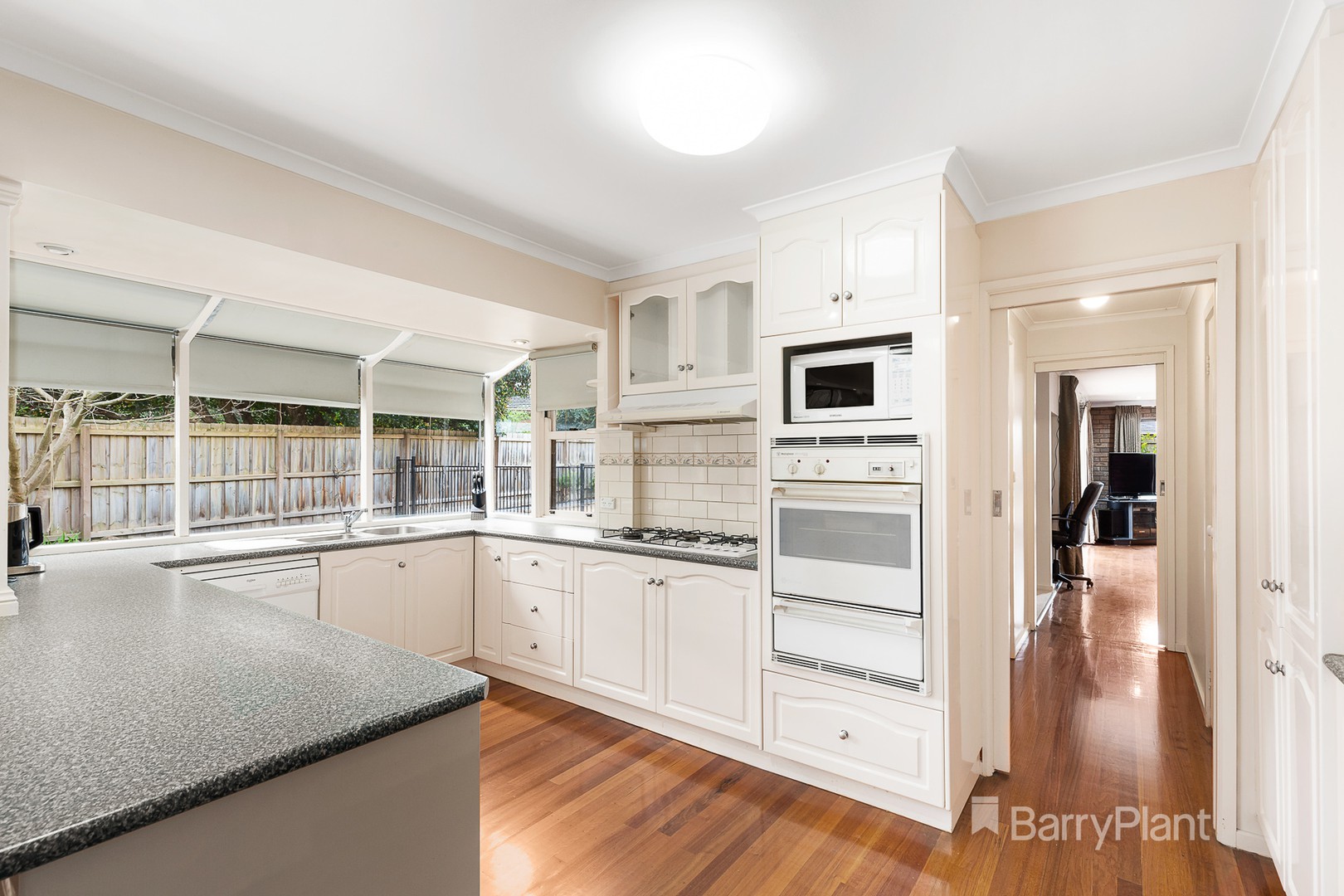 3 Faversham SquareFerntree Gully, VIC 3156, Ferntree Gully - Thumbnail 4