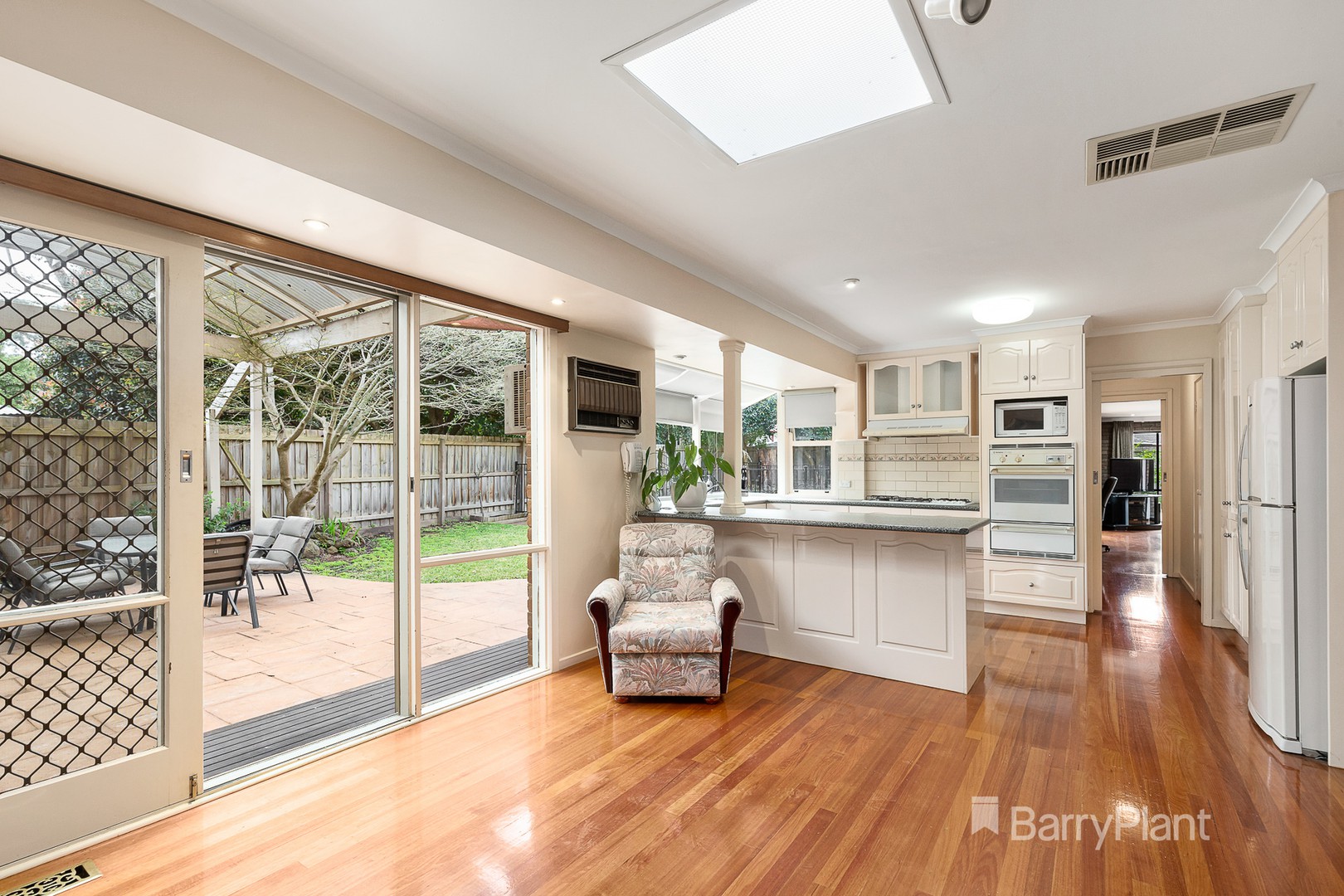 3 Faversham SquareFerntree Gully, VIC 3156, Ferntree Gully - Thumbnail 5