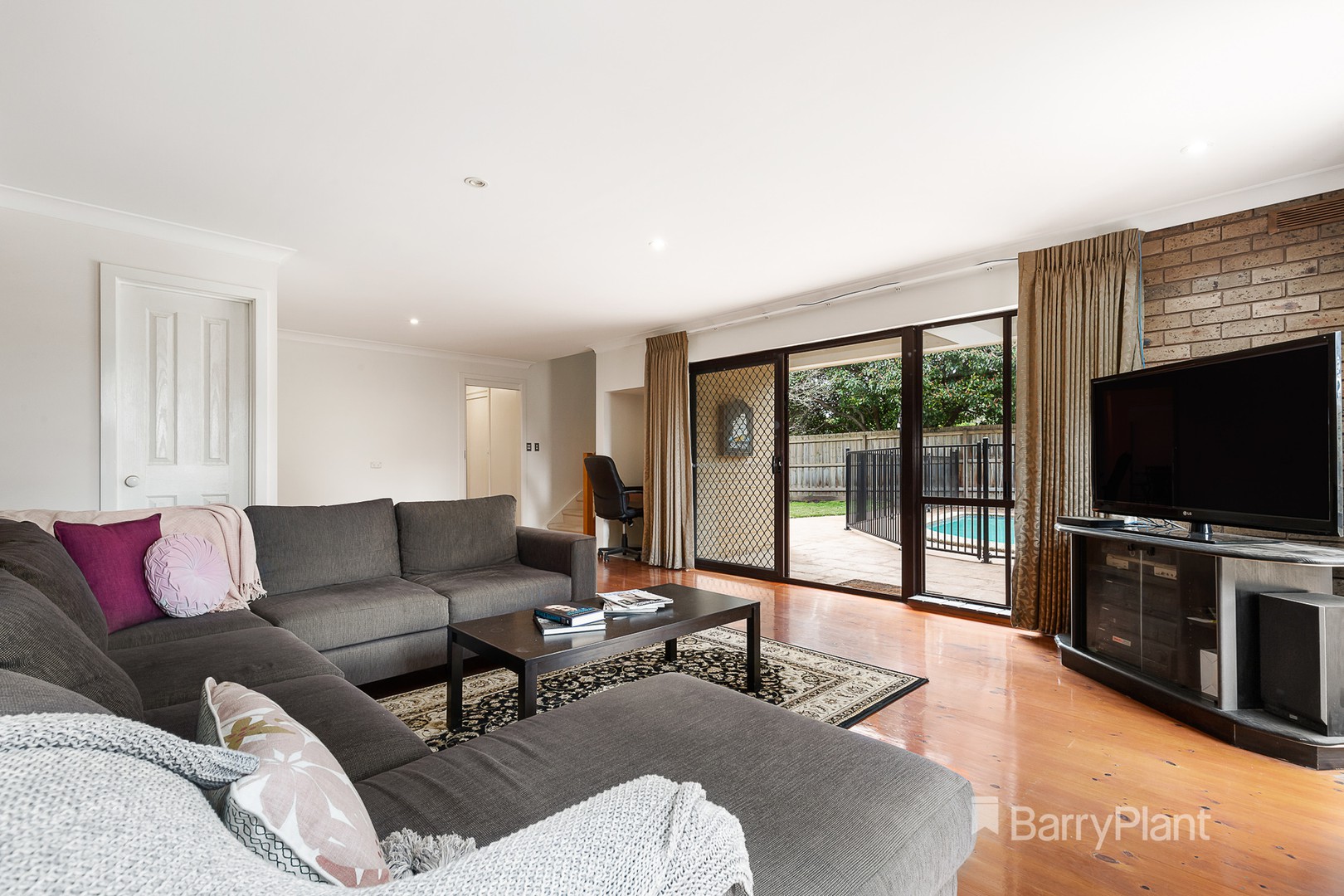 3 Faversham SquareFerntree Gully, VIC 3156, Ferntree Gully - Thumbnail 6