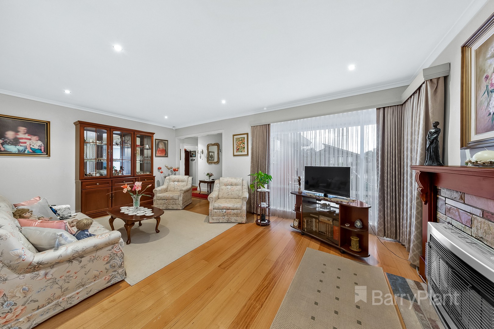 3 Burgundy CrescentSt Albans, VIC 3021, St Albans - Thumbnail 2