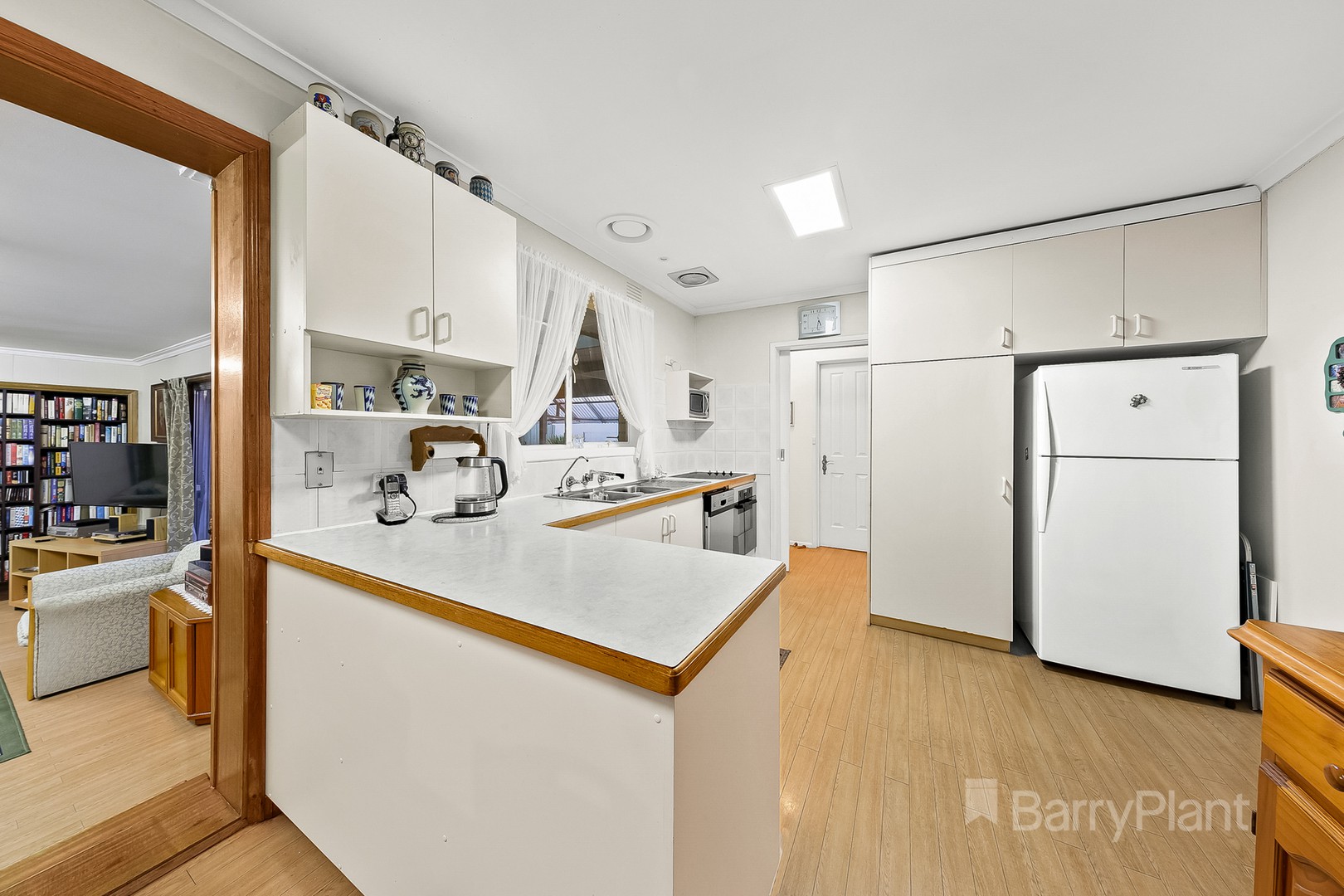 3 Burgundy CrescentSt Albans, VIC 3021, St Albans - Thumbnail 6