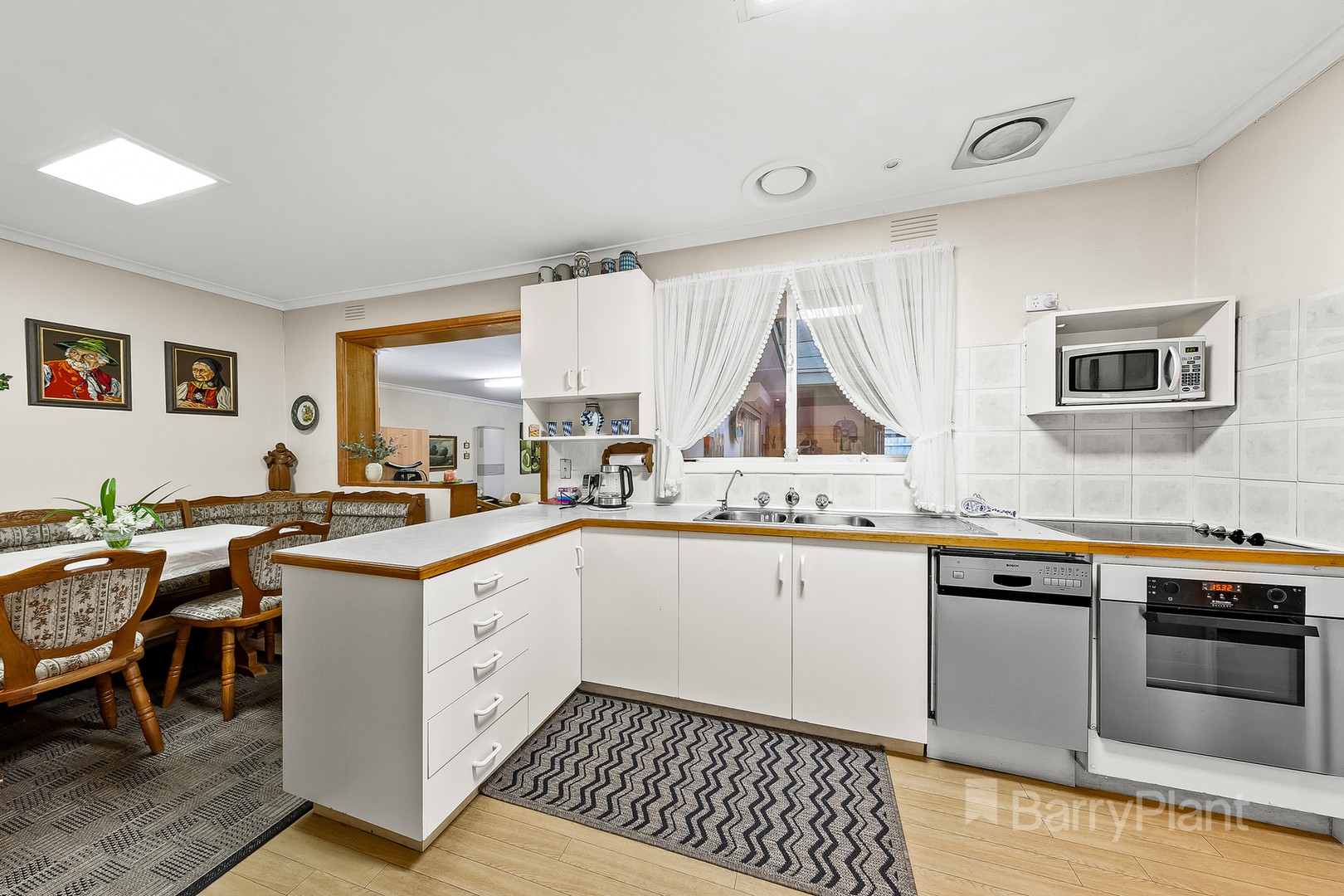3 Burgundy CrescentSt Albans, VIC 3021, St Albans - Thumbnail 4