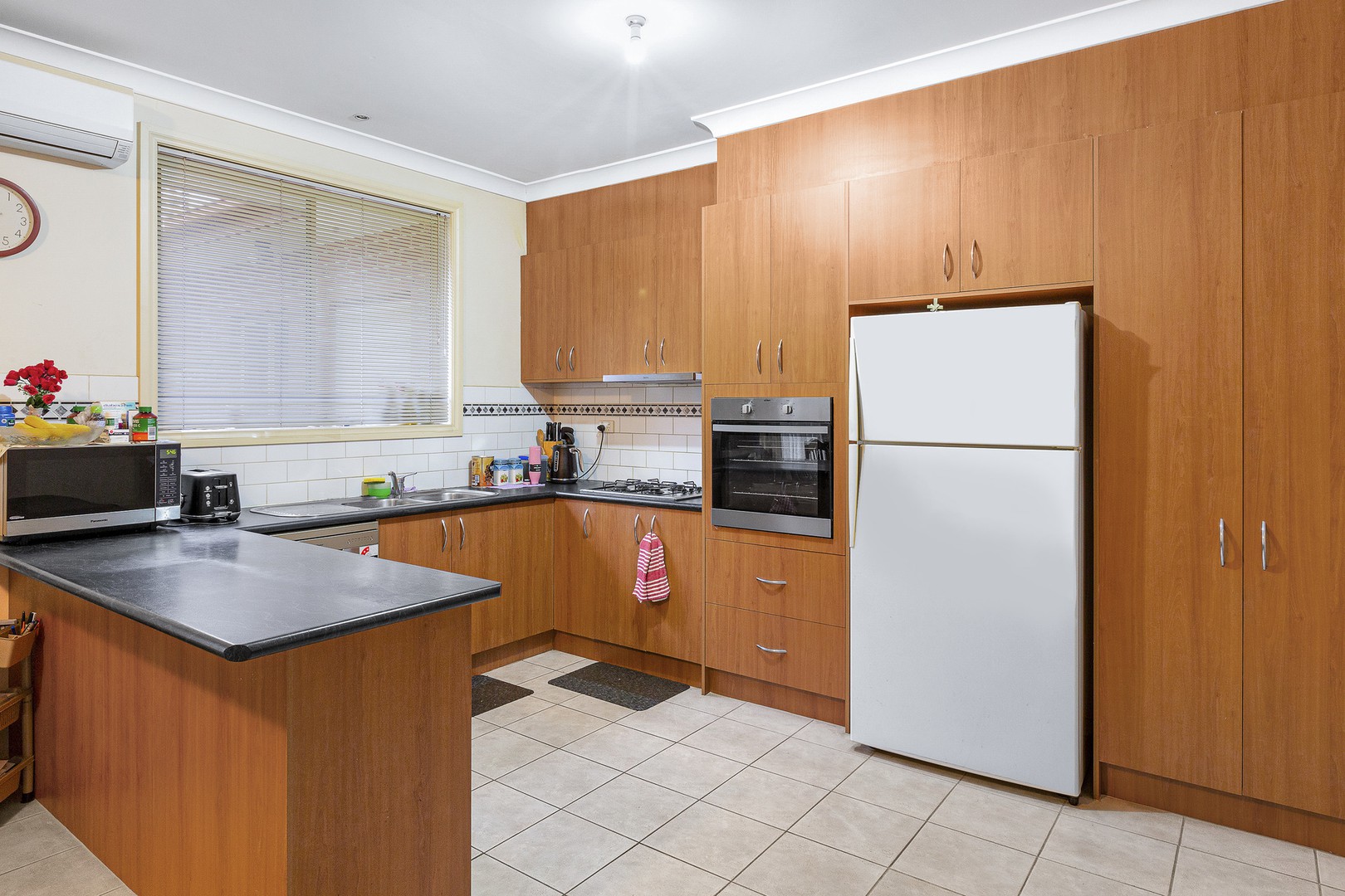 1/1 Stockwell CrescentKeilor Downs, VIC 3038, Keilor Downs - Thumbnail 3
