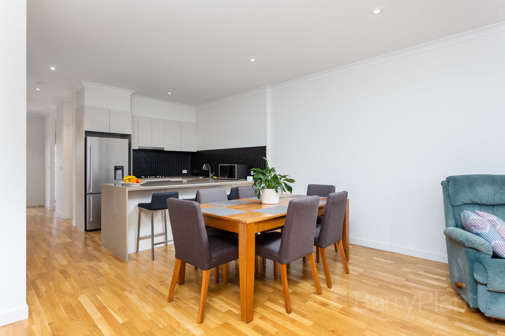 3/37 T E Peters Drive, Broadbeach Waters, QLD, 4218, Broadbeach Waters - Thumbnail 6