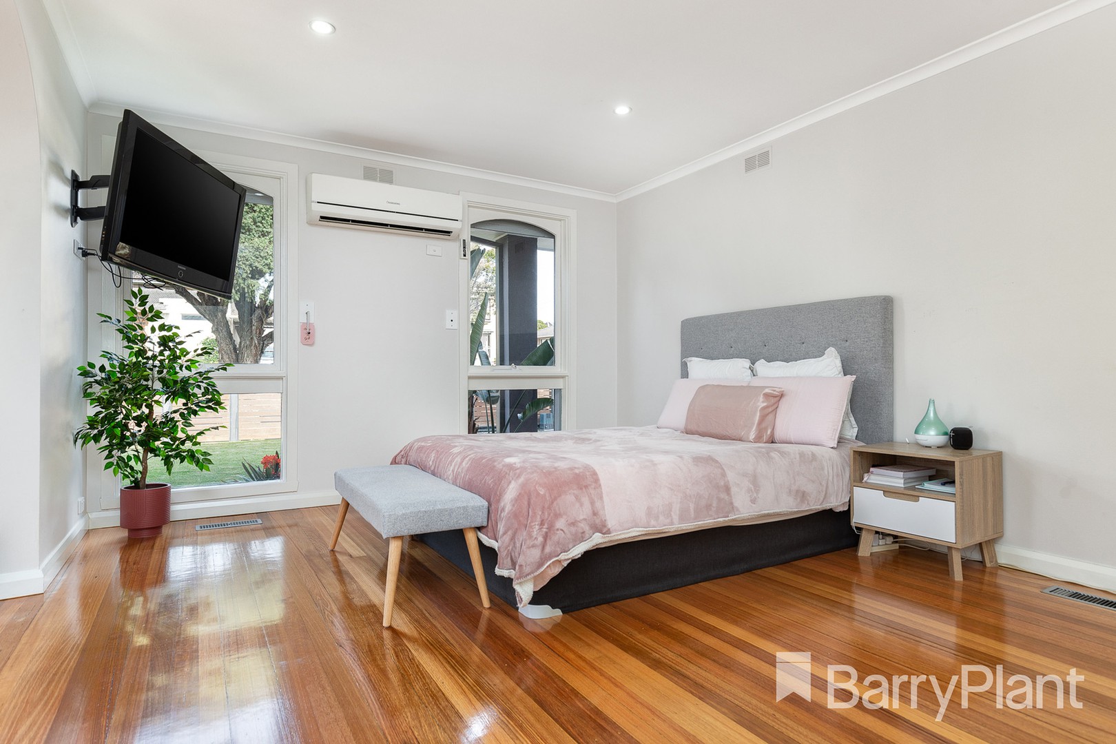 32 Julius CrescentNoble Park North, VIC 3174, Noble Park North - Thumbnail 6