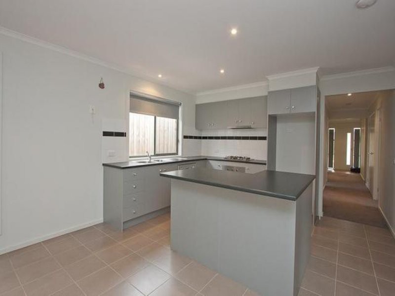 14 Sing Crescent, Berwick, VIC 3806 - Thumbnail 1 - 05/10/2020