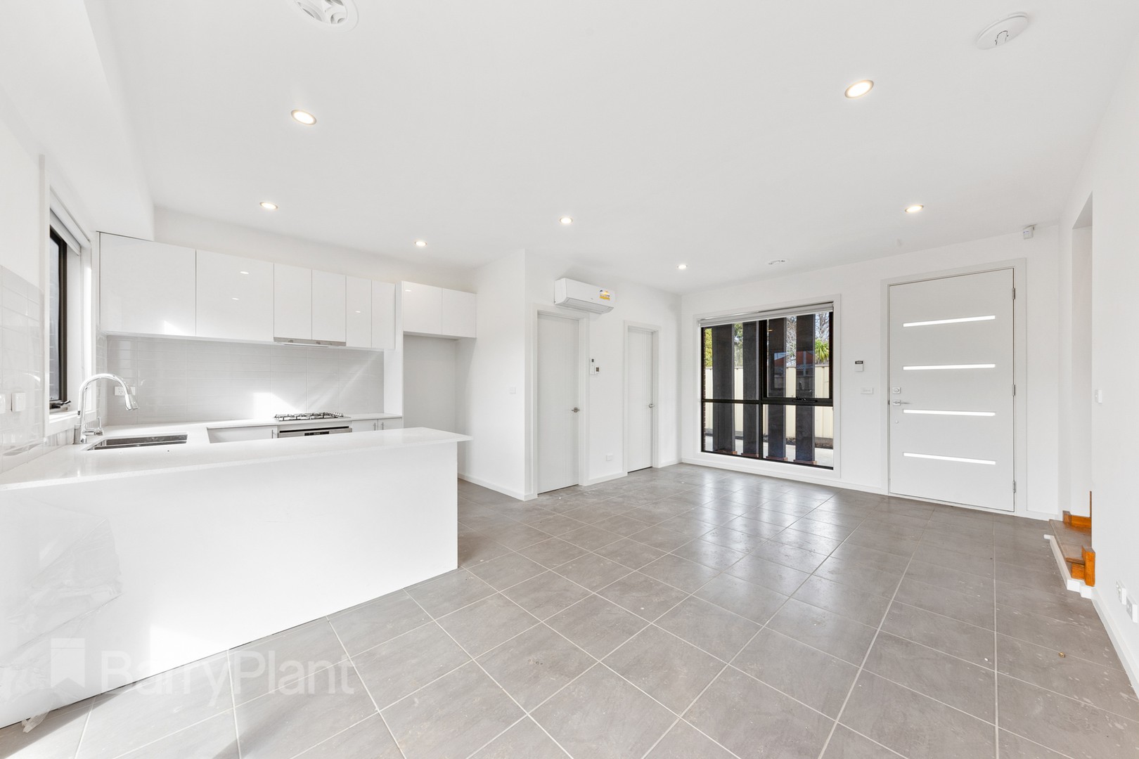 2/22 Grace Street, St Albans, VIC 3021 - Thumbnail 1 - 05/10/2020