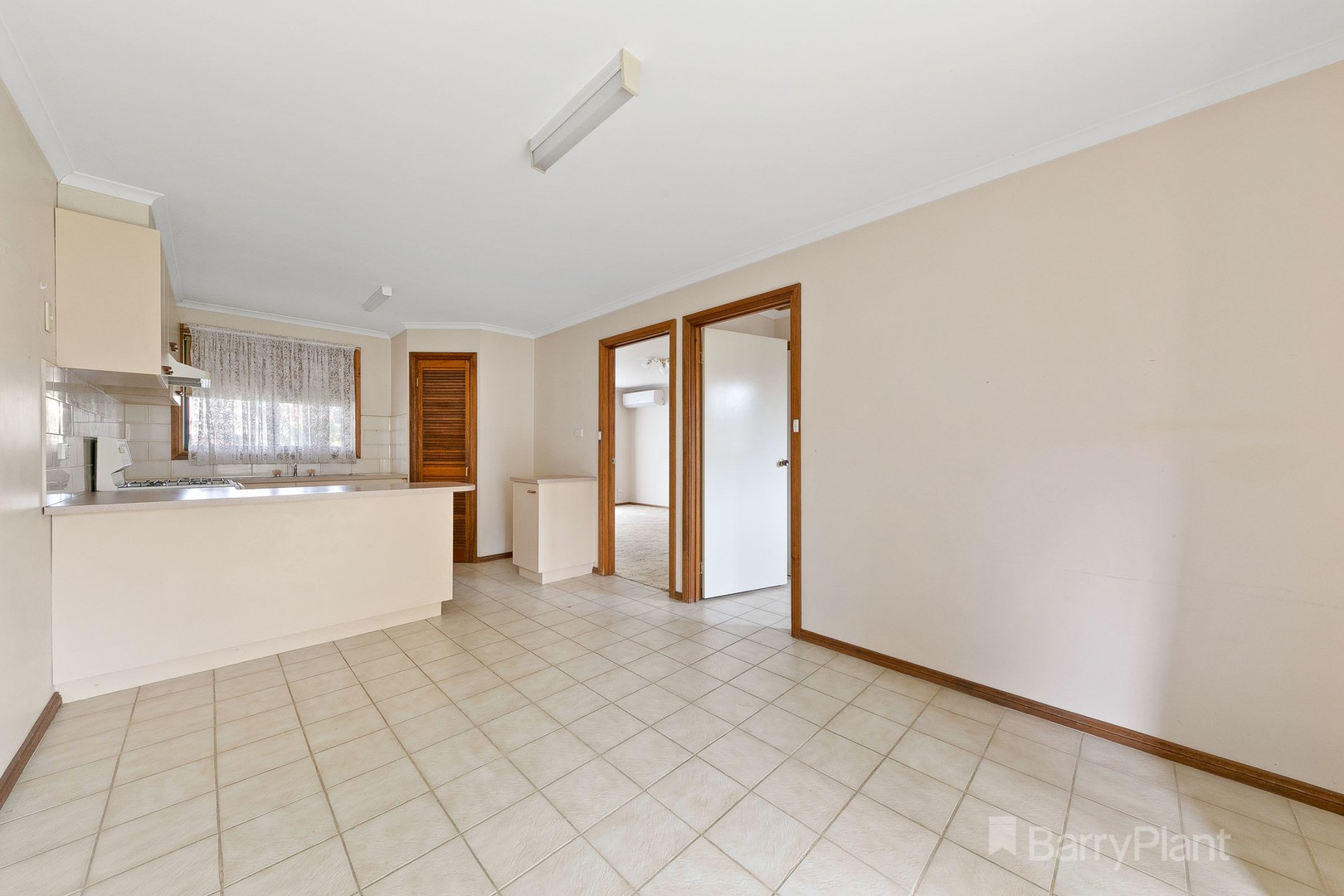 2/7 Inverness ClosePakenham, VIC 3810, Suffolk Park - Thumbnail 3