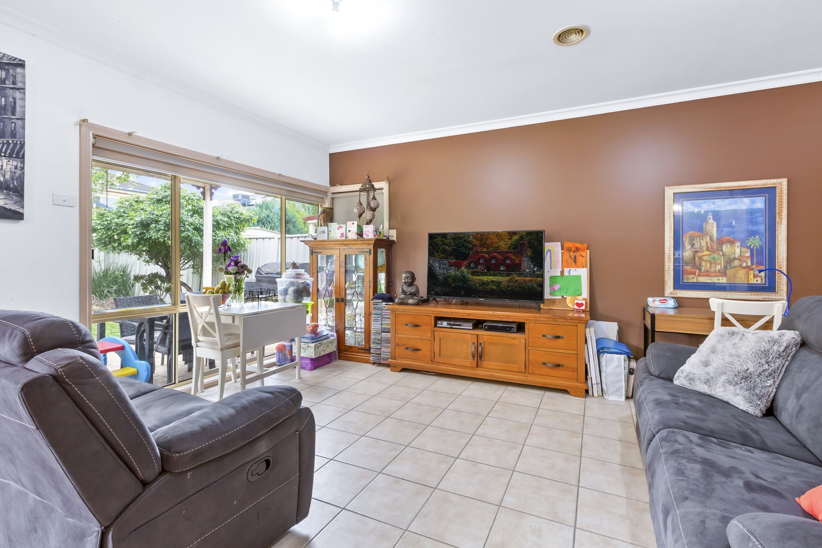 10 Bendigo CircuitCaroline Springs, VIC 3023, Caroline Springs - Thumbnail 3