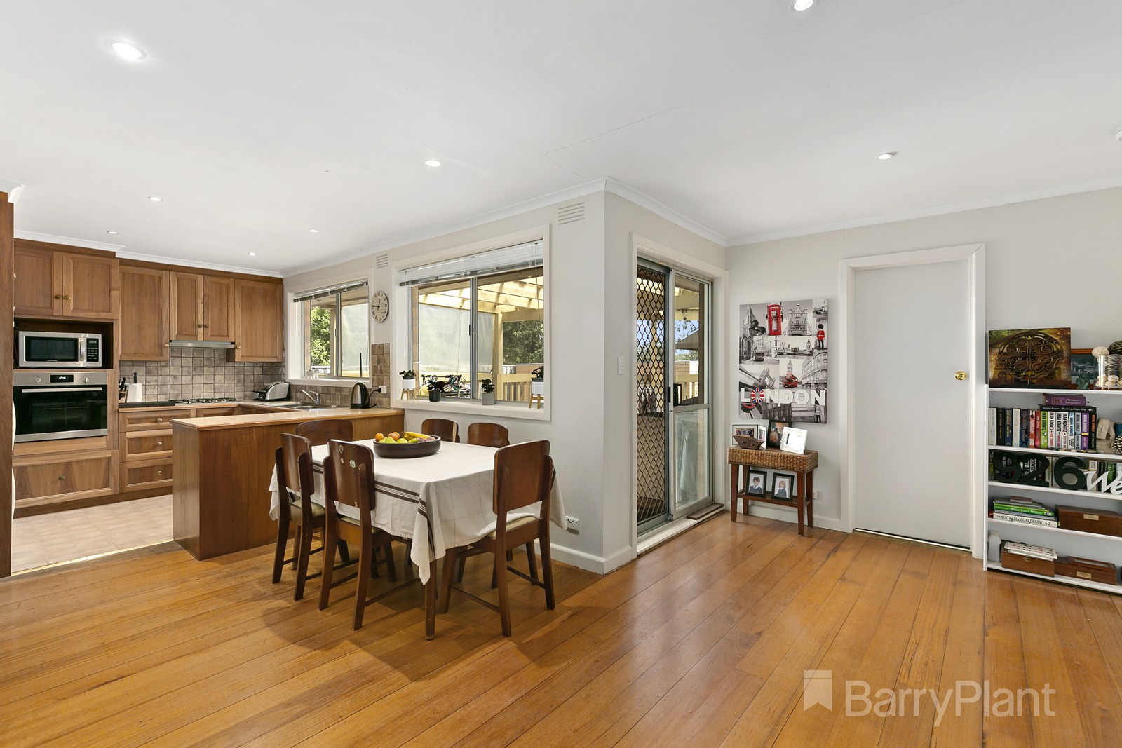 21 Wallara CrescentCroydon, VIC 3136, Croydon - Thumbnail 3