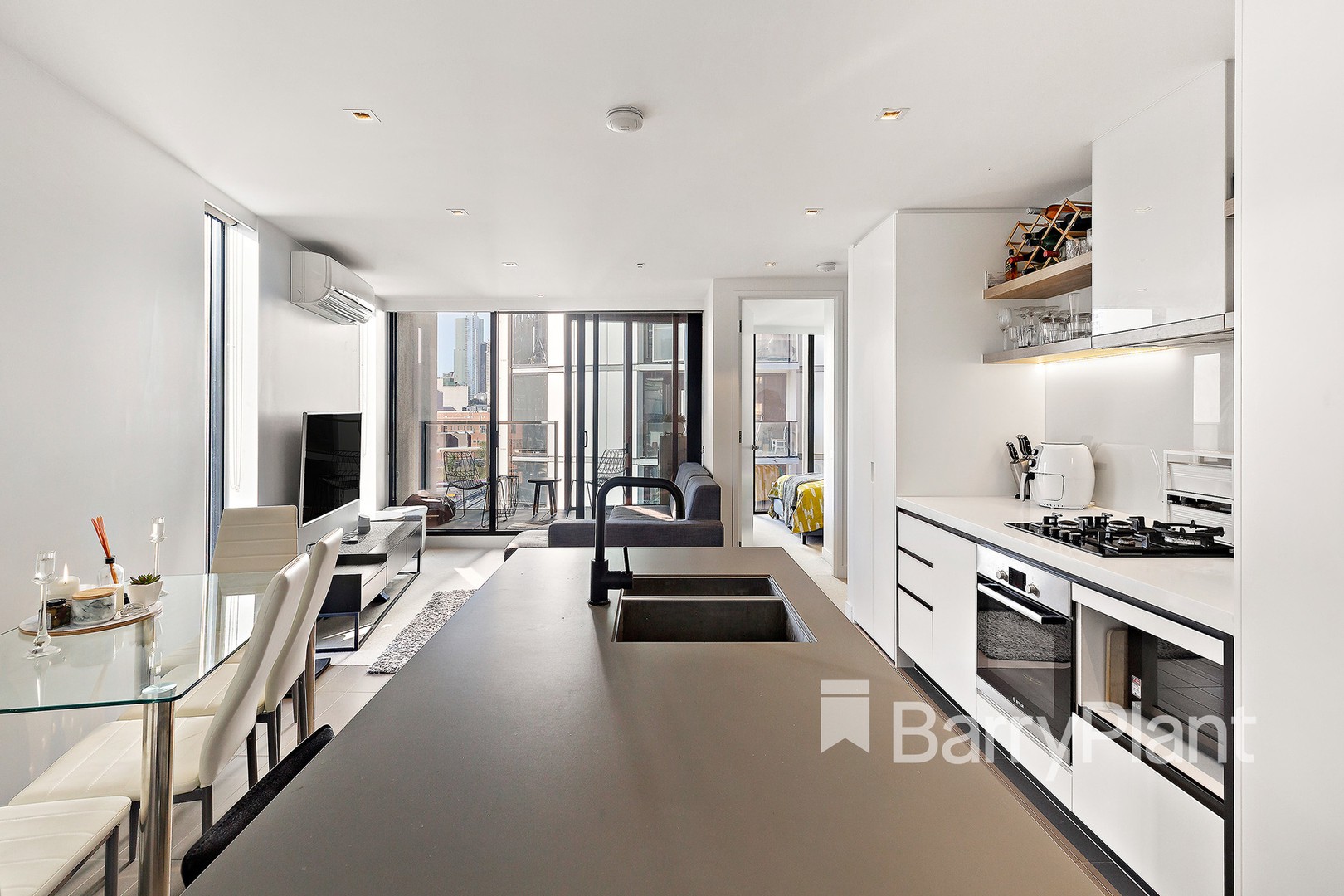 913/677 La Trobe StreetDocklands, VIC 3008, Docklands - Thumbnail 2