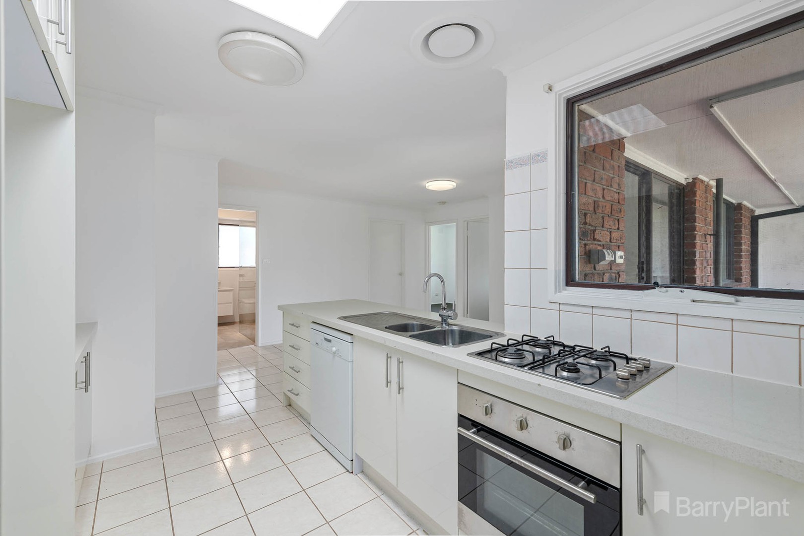 2 Wilga CourtNarre Warren, VIC 3805, Narre Warren - Thumbnail 3