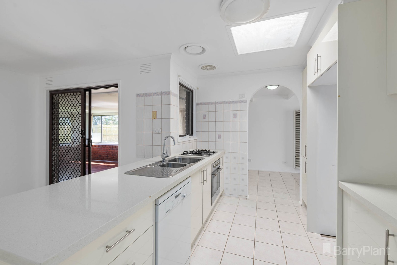 2 Wilga CourtNarre Warren, VIC 3805, Narre Warren - Thumbnail 5