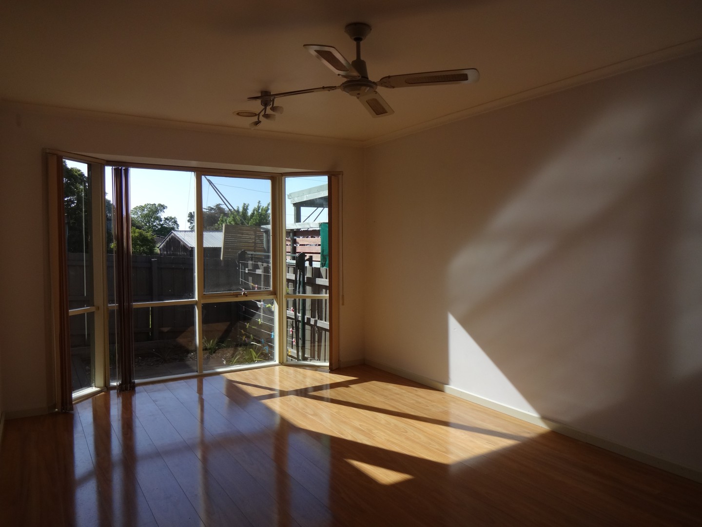 2/18A Fulton Crescent, Burwood, VIC 3125 - Thumbnail 2 - 08/10/2020
