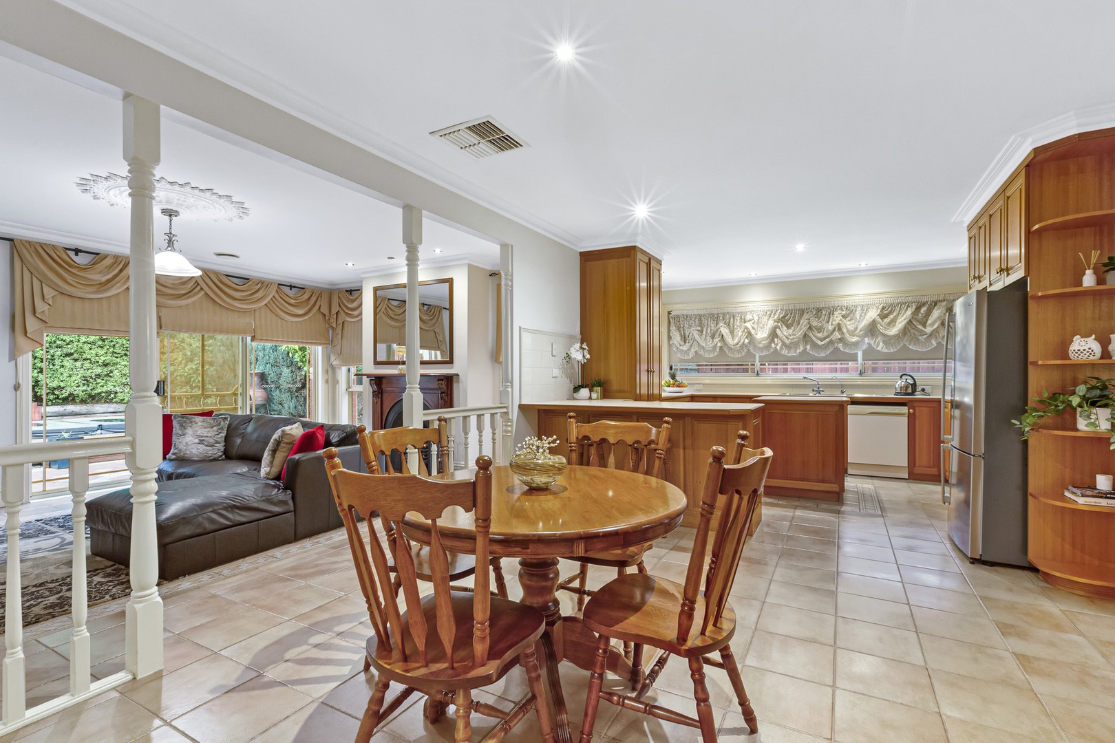 73 Saronvale CrescentHillside, VIC 3037, Hillside - Thumbnail 5