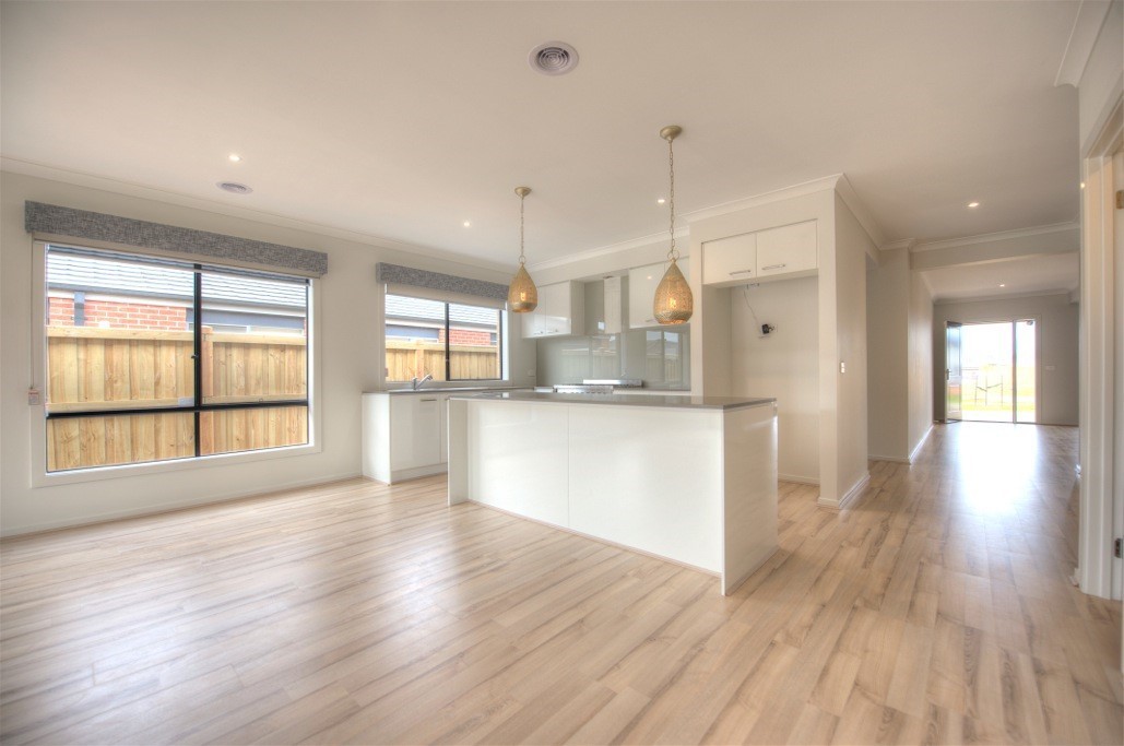 16 Brinkerhoff Crescent, Point Cook, VIC 3030 - Thumbnail 2 - 13/10/2020