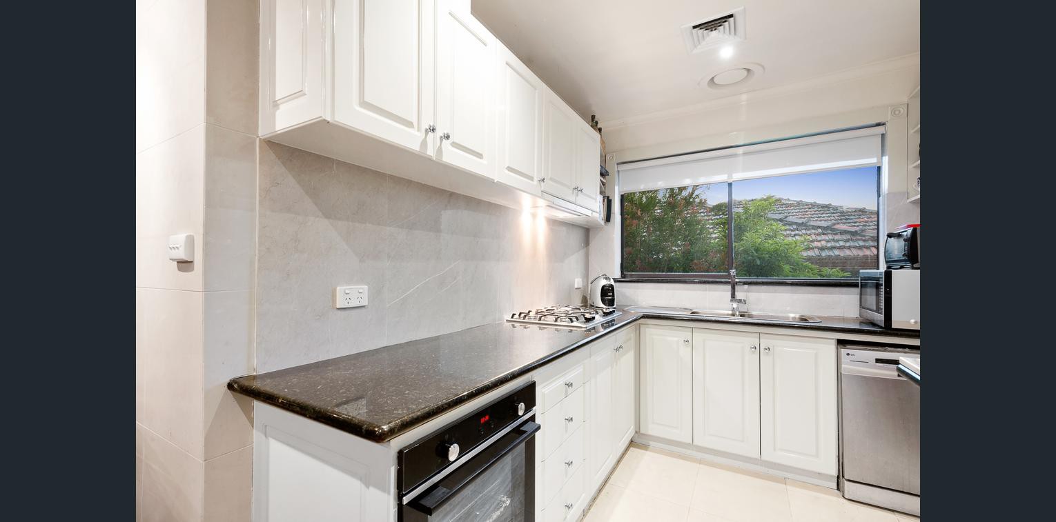 77 Rocklea Road, Bulleen, VIC 3105 - Thumbnail 2 - 14/10/2020