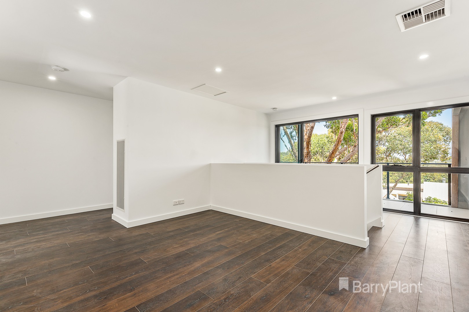 1/18 Clyde StreetDiamond Creek, VIC 3089, Diamond Creek - Thumbnail 5
