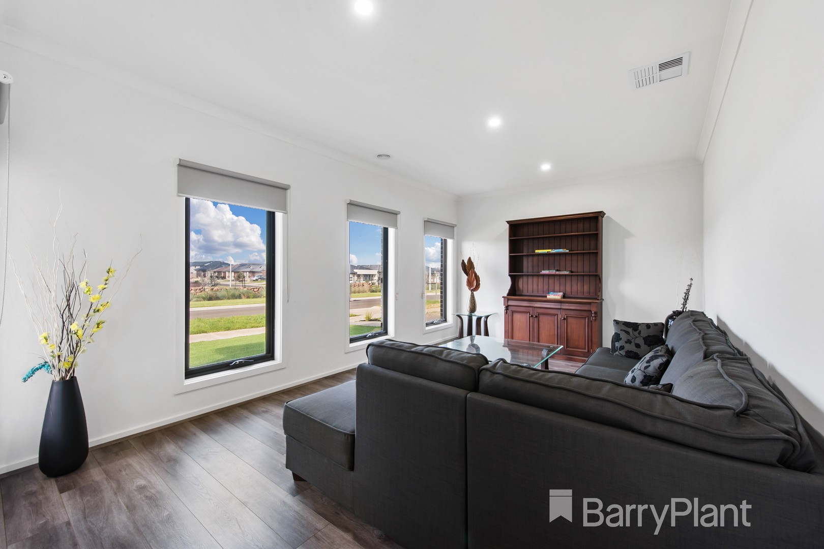 27 Latimer  Street, Wyndham Vale, VIC 3024 - Thumbnail 2 - 21/10/2020