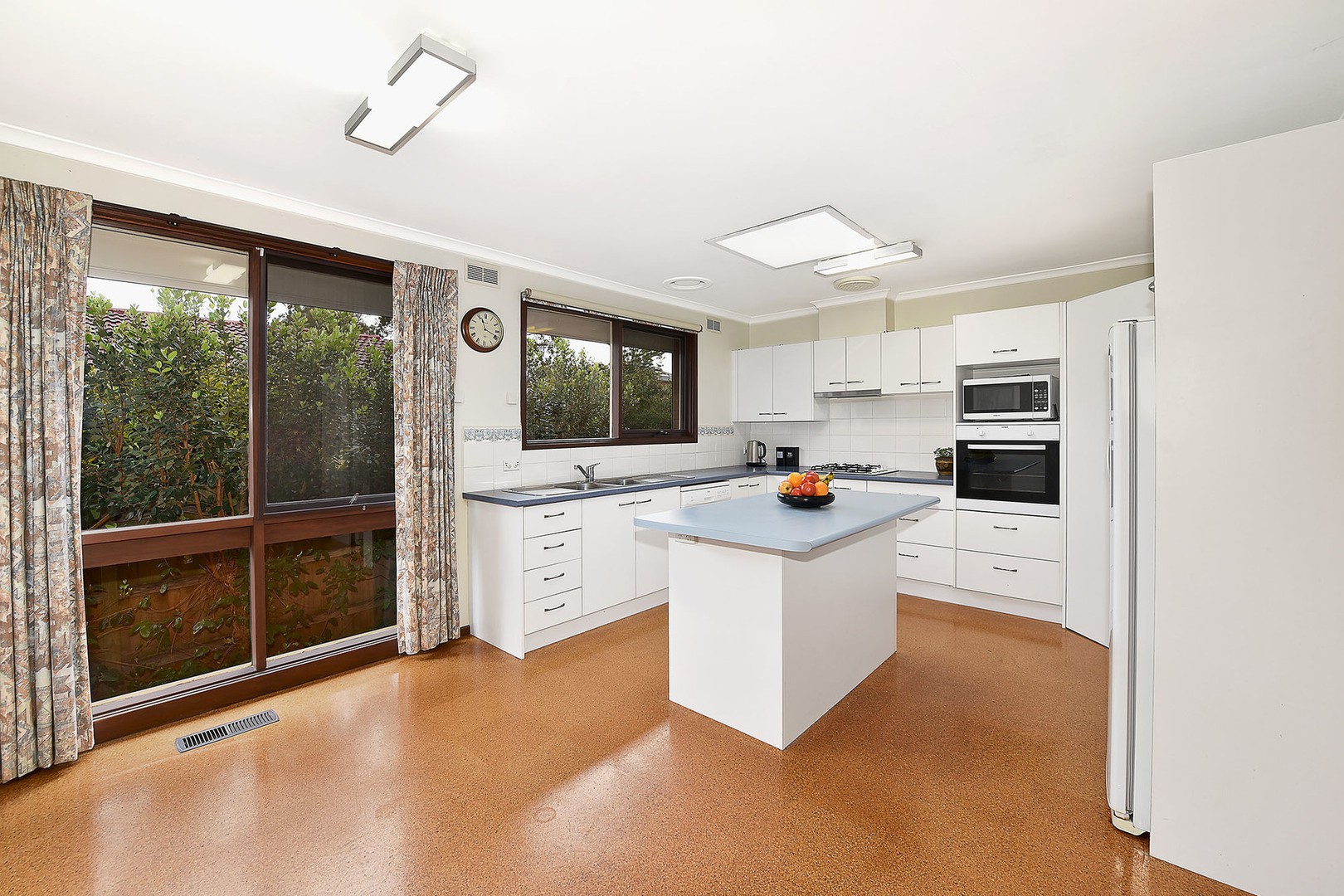 24 Knights DriveGlen Waverley, VIC 3150, Glen Waverley - Thumbnail 3