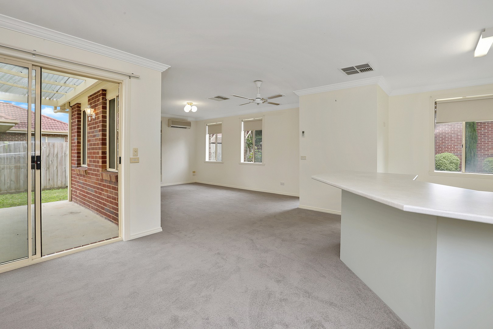 2/12 Meadowvale DriveGrovedale, VIC 3216, Grovedale - Thumbnail 2