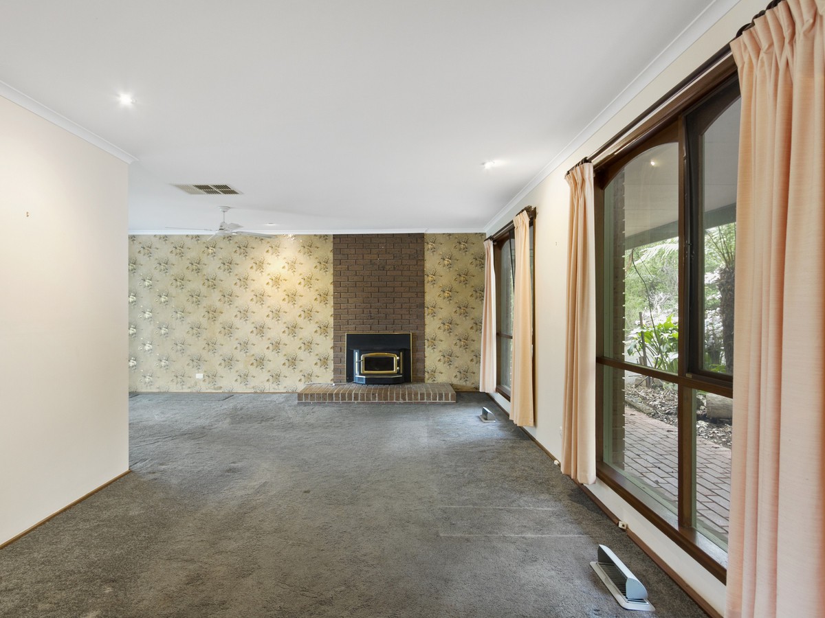 23 Edenmont RoadEmerald, VIC 3782, Emerald - Thumbnail 7