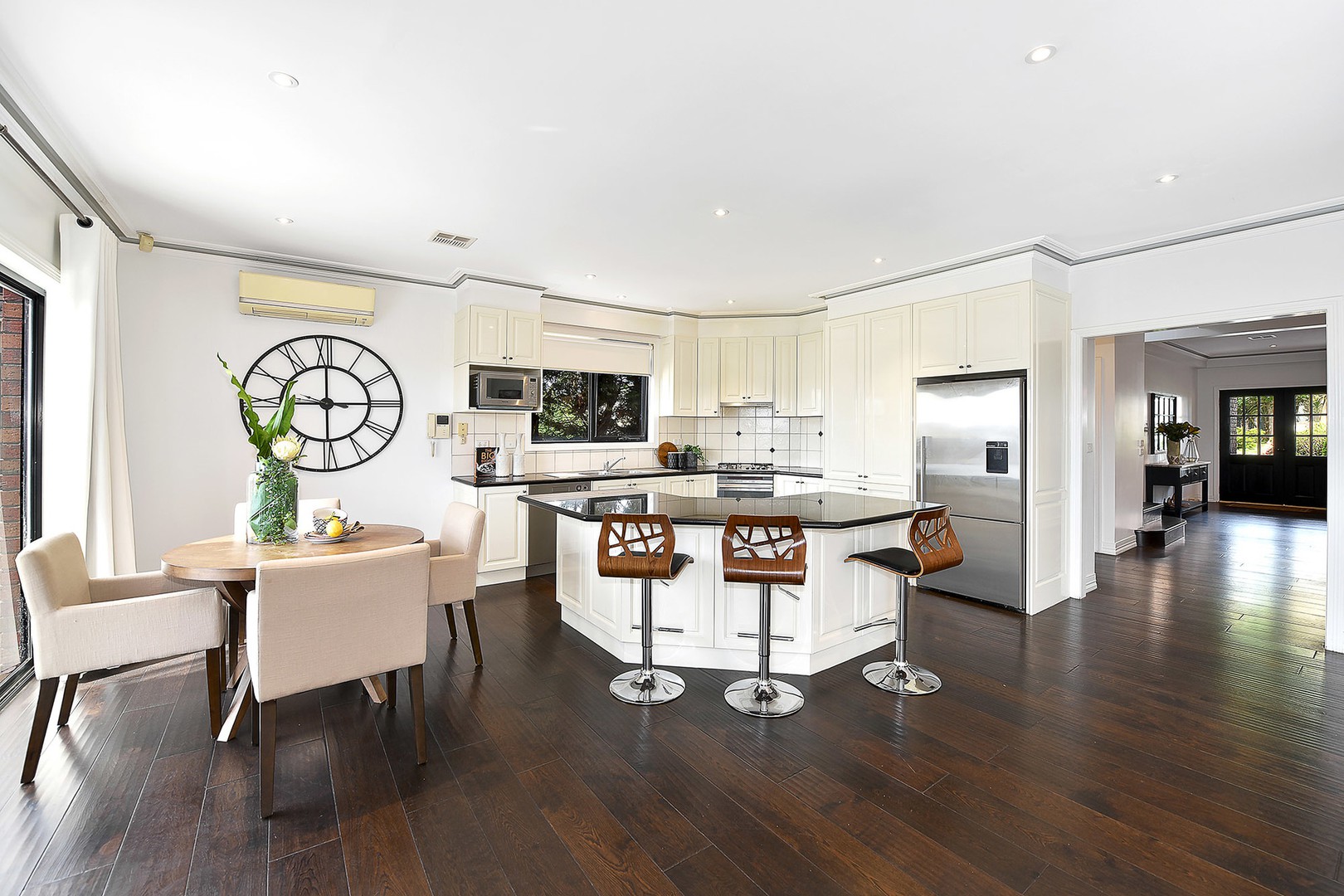 3 Tulloch GroveGlen Waverley, VIC 3150, Glen Waverley - Thumbnail 3